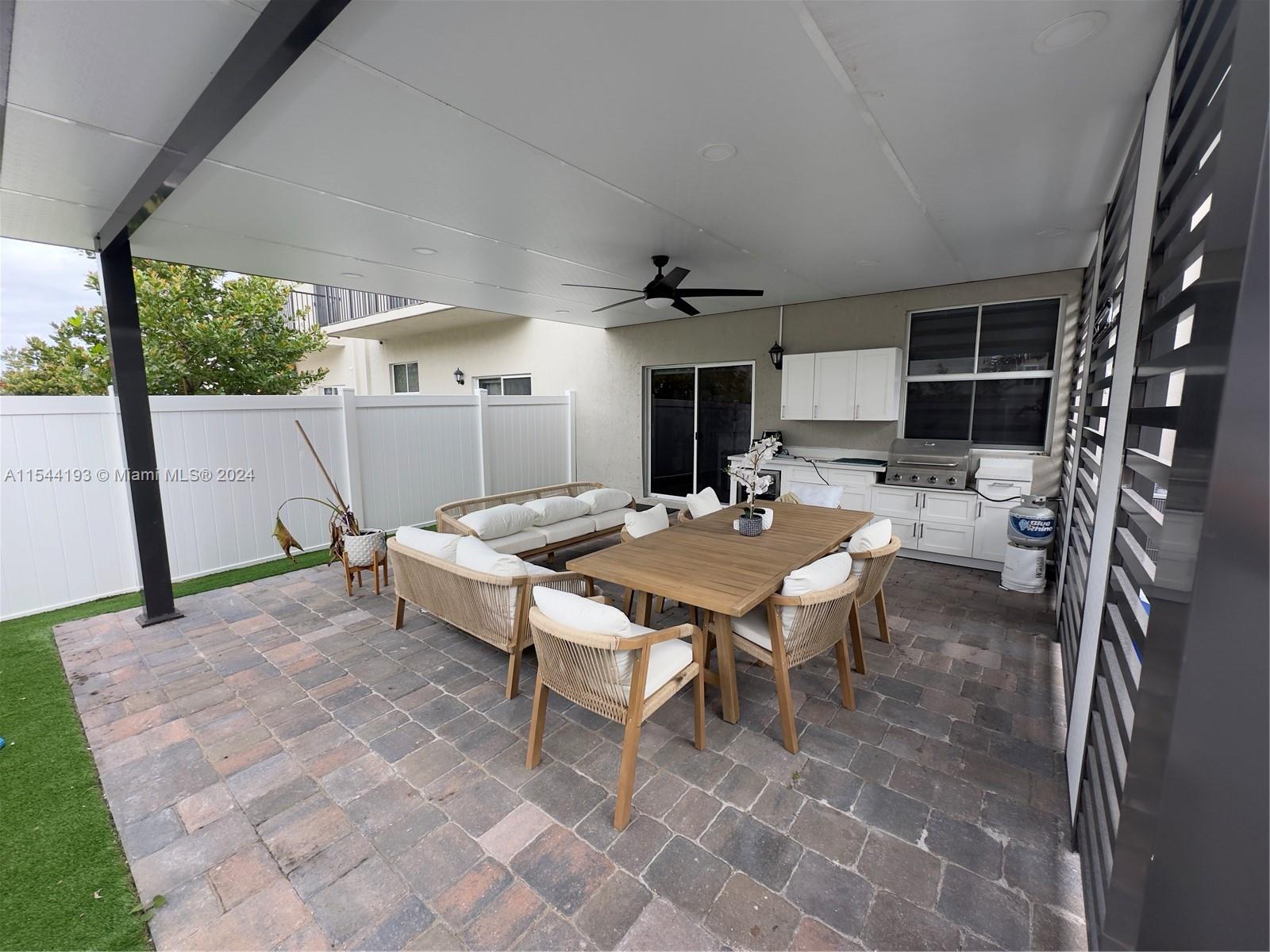 1842 SE 7th Ter 1842, Homestead, Florida 33034, 4 Bedrooms Bedrooms, ,2 BathroomsBathrooms,Residentiallease,For Rent,1842 SE 7th Ter 1842,A11544193