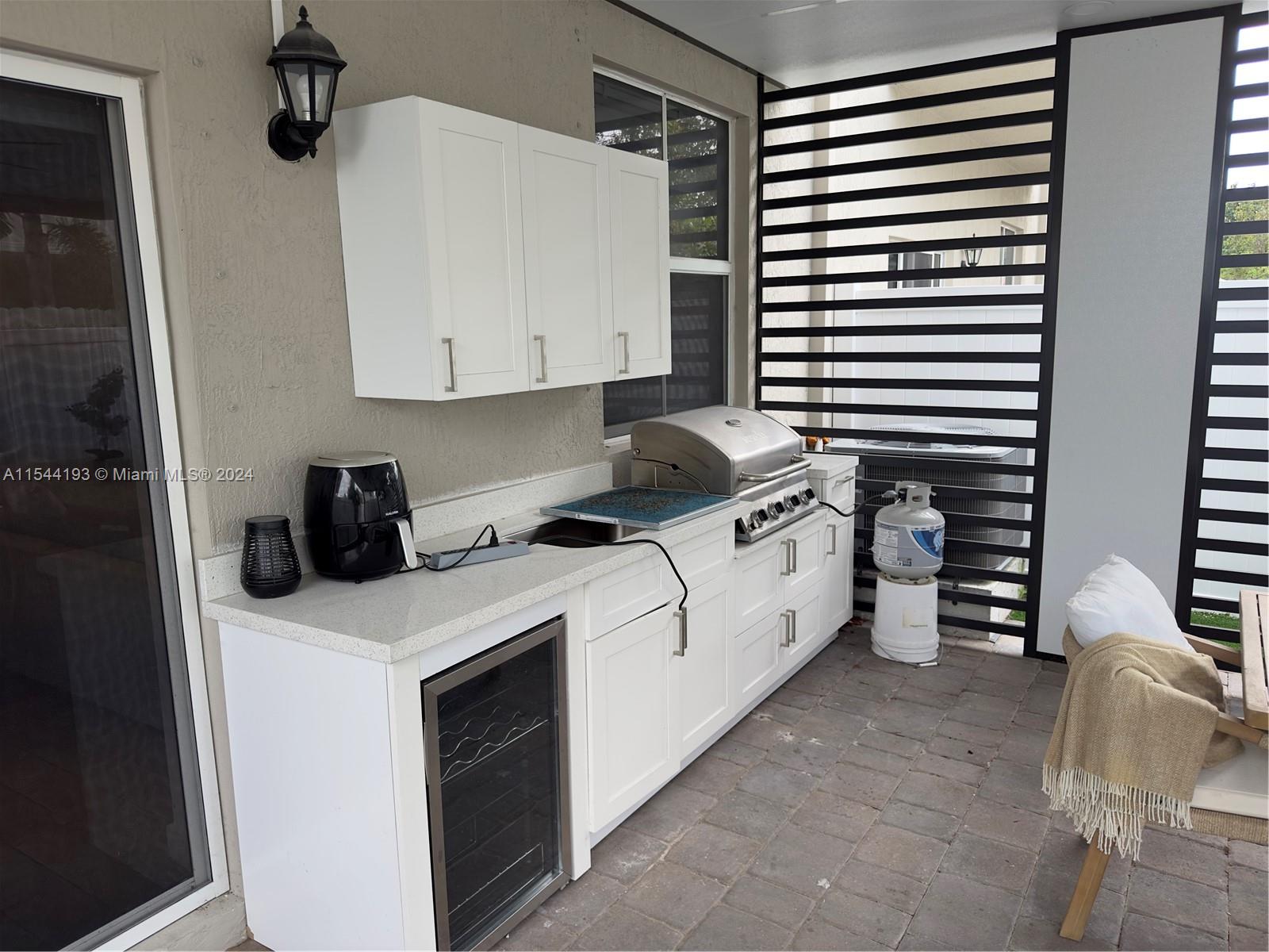 1842 SE 7th Ter 1842, Homestead, Florida 33034, 4 Bedrooms Bedrooms, ,2 BathroomsBathrooms,Residentiallease,For Rent,1842 SE 7th Ter 1842,A11544193