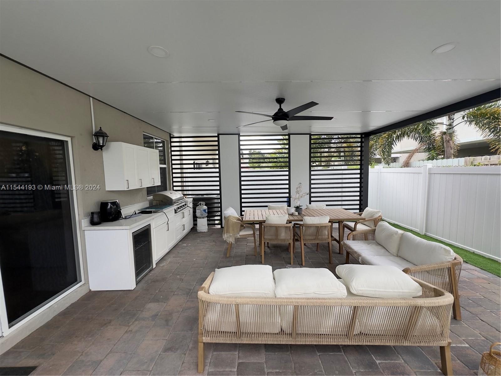 1842 SE 7th Ter 1842, Homestead, Florida 33034, 4 Bedrooms Bedrooms, ,2 BathroomsBathrooms,Residentiallease,For Rent,1842 SE 7th Ter 1842,A11544193