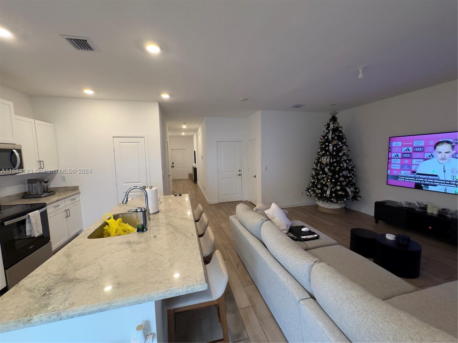 1842 SE 7th Ter 1842, Homestead, Florida 33034, 4 Bedrooms Bedrooms, ,2 BathroomsBathrooms,Residentiallease,For Rent,1842 SE 7th Ter 1842,A11544193