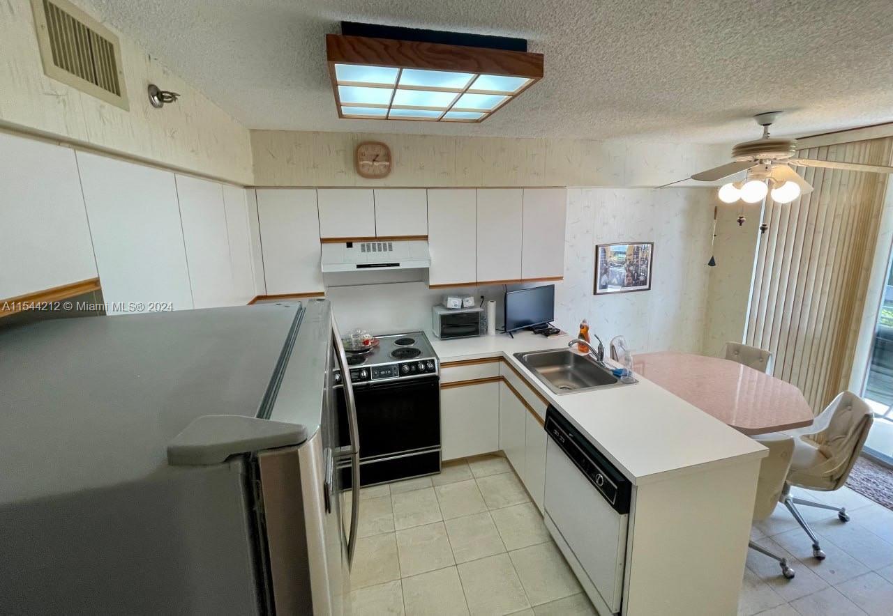 3600 Mystic Pointe Dr 216, Aventura, Florida 33180, 1 Bedroom Bedrooms, ,1 BathroomBathrooms,Residentiallease,For Rent,3600 Mystic Pointe Dr 216,A11544212