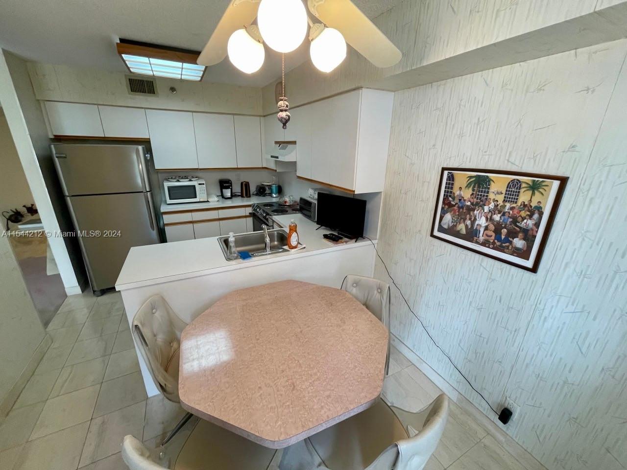 3600 Mystic Pointe Dr 216, Aventura, Florida 33180, 1 Bedroom Bedrooms, ,1 BathroomBathrooms,Residentiallease,For Rent,3600 Mystic Pointe Dr 216,A11544212
