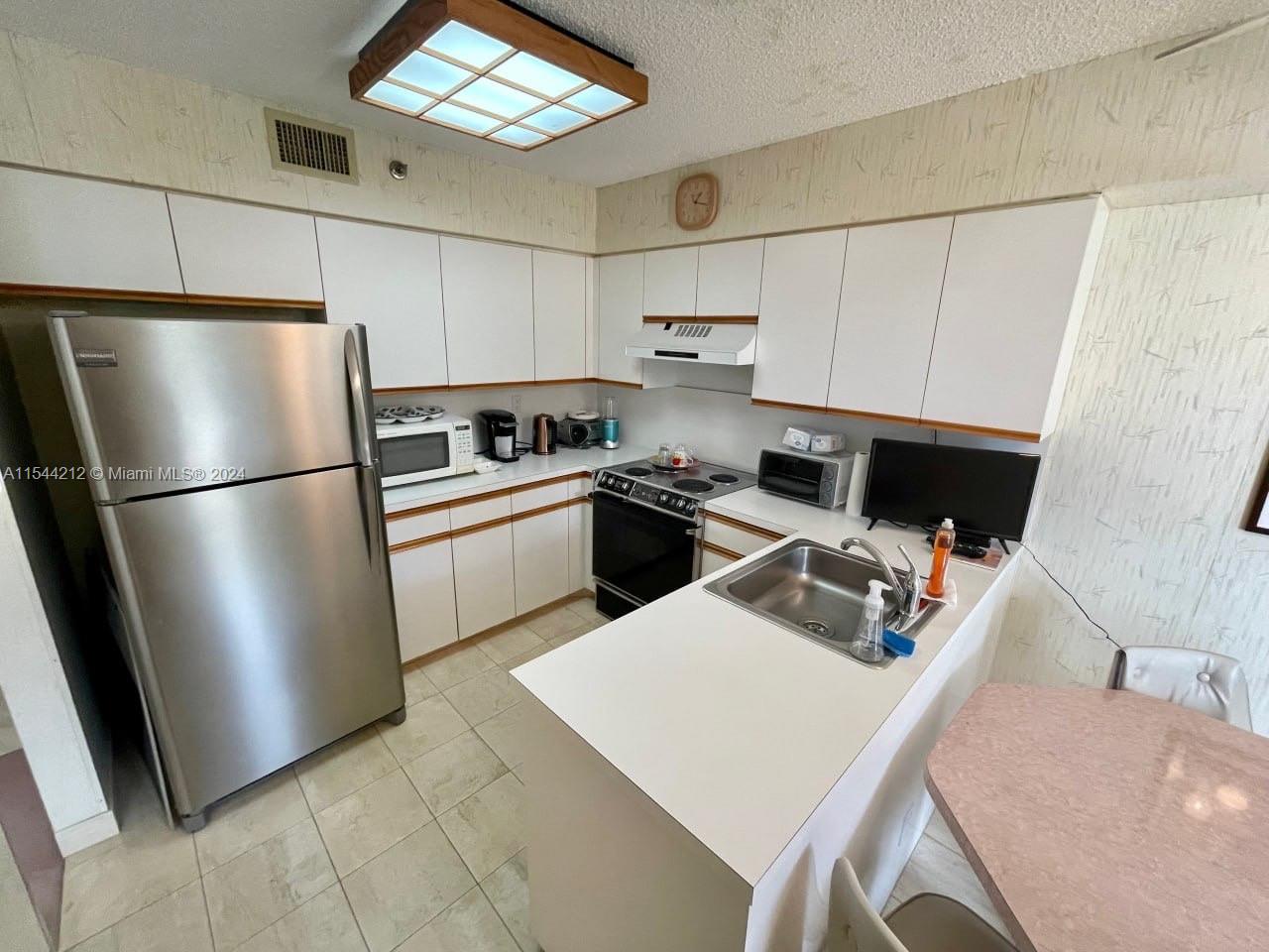 3600 Mystic Pointe Dr 216, Aventura, Florida 33180, 1 Bedroom Bedrooms, ,1 BathroomBathrooms,Residentiallease,For Rent,3600 Mystic Pointe Dr 216,A11544212