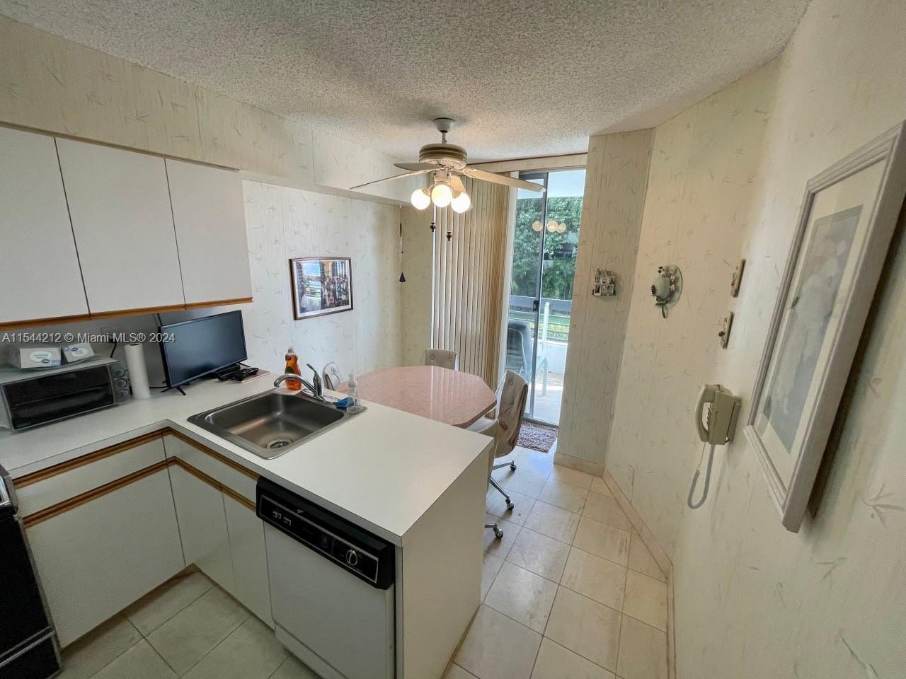 3600 Mystic Pointe Dr 216, Aventura, Florida 33180, 1 Bedroom Bedrooms, ,1 BathroomBathrooms,Residentiallease,For Rent,3600 Mystic Pointe Dr 216,A11544212