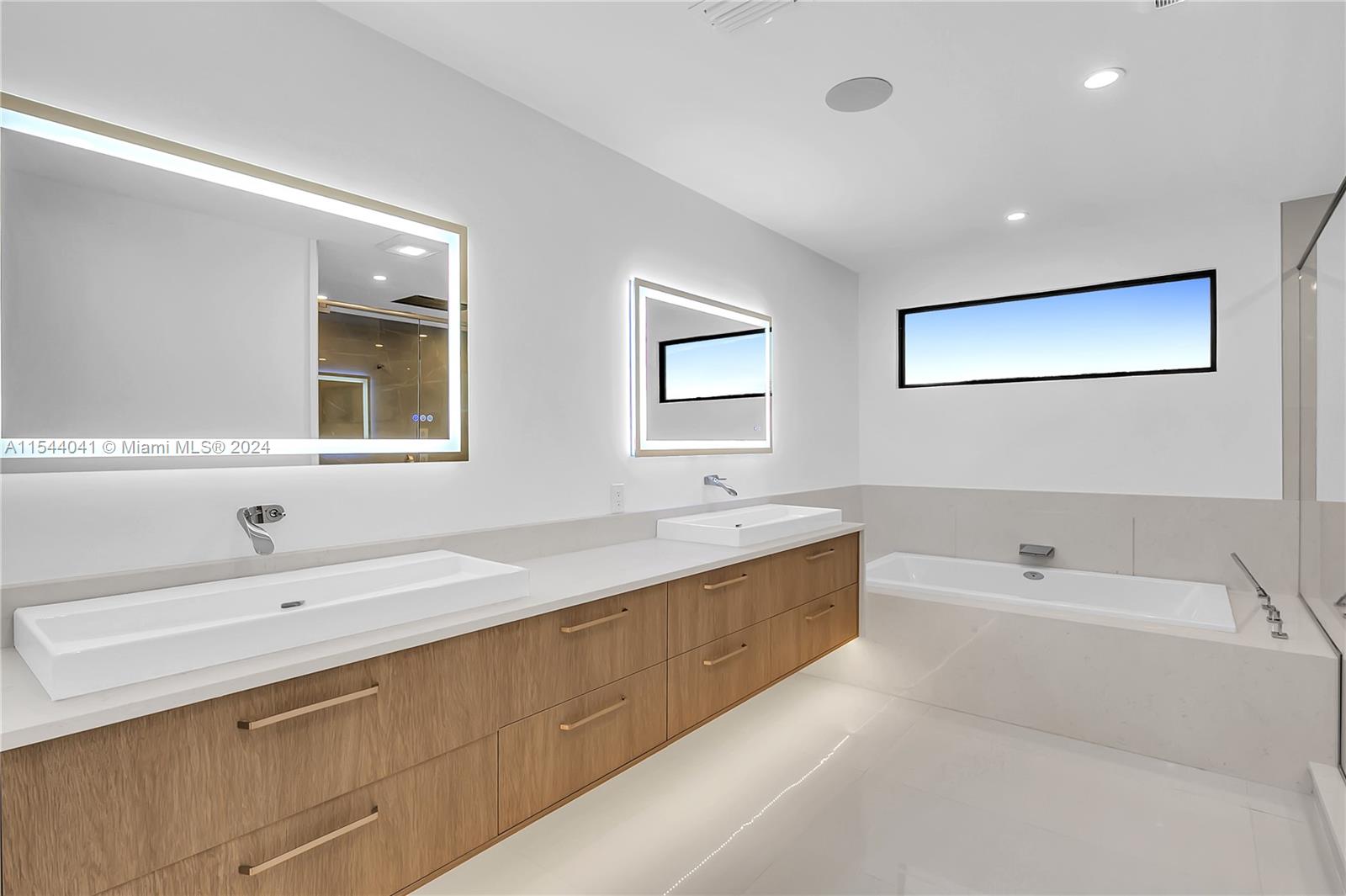 5735 Riverside Dr, Cape Coral, FL, 33904 United States, 7 Bedrooms Bedrooms, ,7 BathroomsBathrooms,Residential,For Sale,Riverside Dr,A11544041