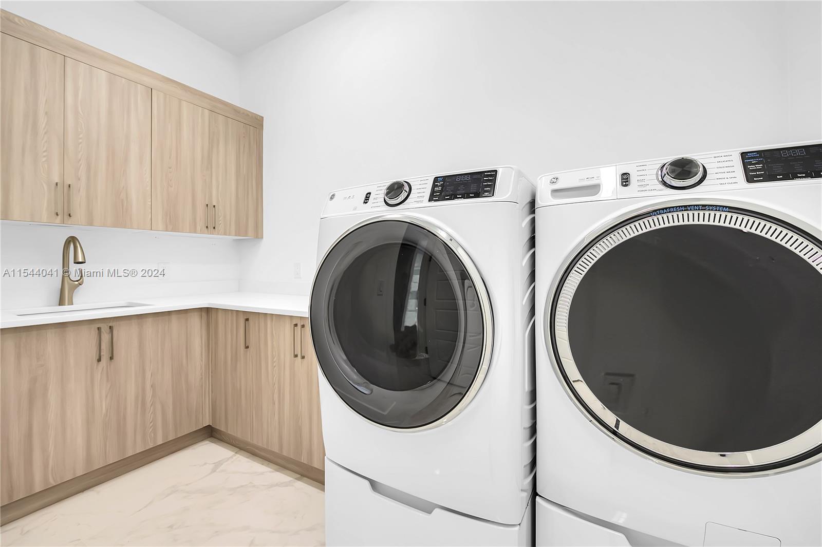 5735 Riverside Dr, Cape Coral, FL, 33904 United States, 7 Bedrooms Bedrooms, ,7 BathroomsBathrooms,Residential,For Sale,Riverside Dr,A11544041