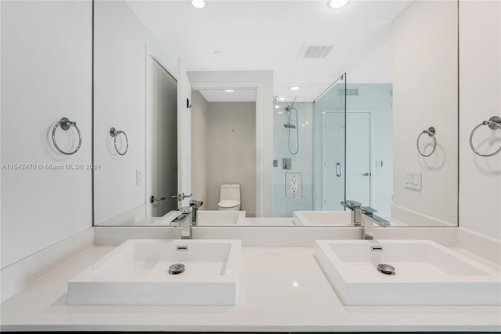 460 NE 28th St 907, Miami, Florida 33137, 2 Bedrooms Bedrooms, ,2 BathroomsBathrooms,Residential,For Sale,460 NE 28th St 907,A11542479