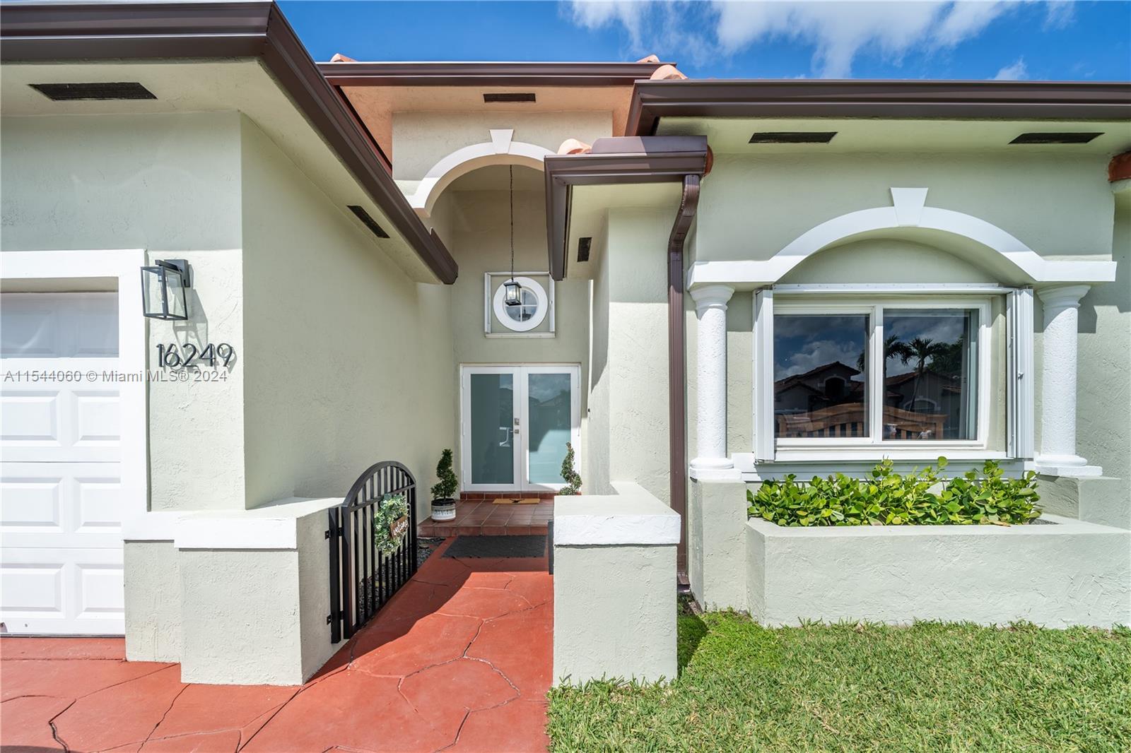 16249 SW 54th Ter  For Sale A11544060, FL