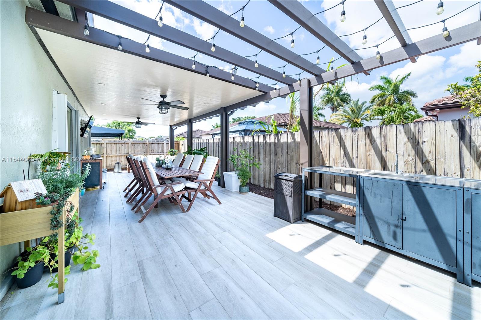 16249 SW 54th Ter, Miami, Florida 33185, 3 Bedrooms Bedrooms, ,2 BathroomsBathrooms,Residential,For Sale,16249 SW 54th Ter,A11544060