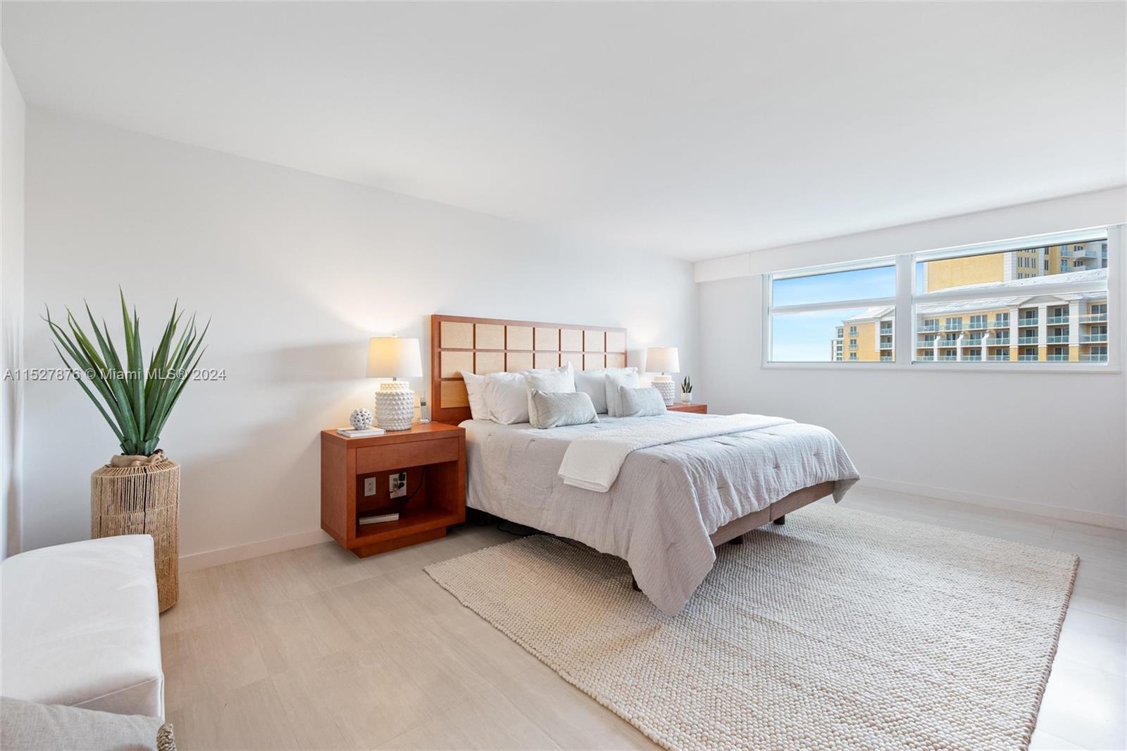 615 Ocean Dr 8B, Key Biscayne, Florida 33149, 3 Bedrooms Bedrooms, ,3 BathroomsBathrooms,Residential,For Sale,615 Ocean Dr 8B,A11527876