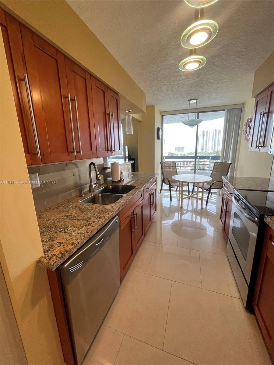 19195 NE 36th Ct 1509, Aventura, Florida 33180, 2 Bedrooms Bedrooms, ,2 BathroomsBathrooms,Residentiallease,For Rent,19195 NE 36th Ct 1509,A11543983