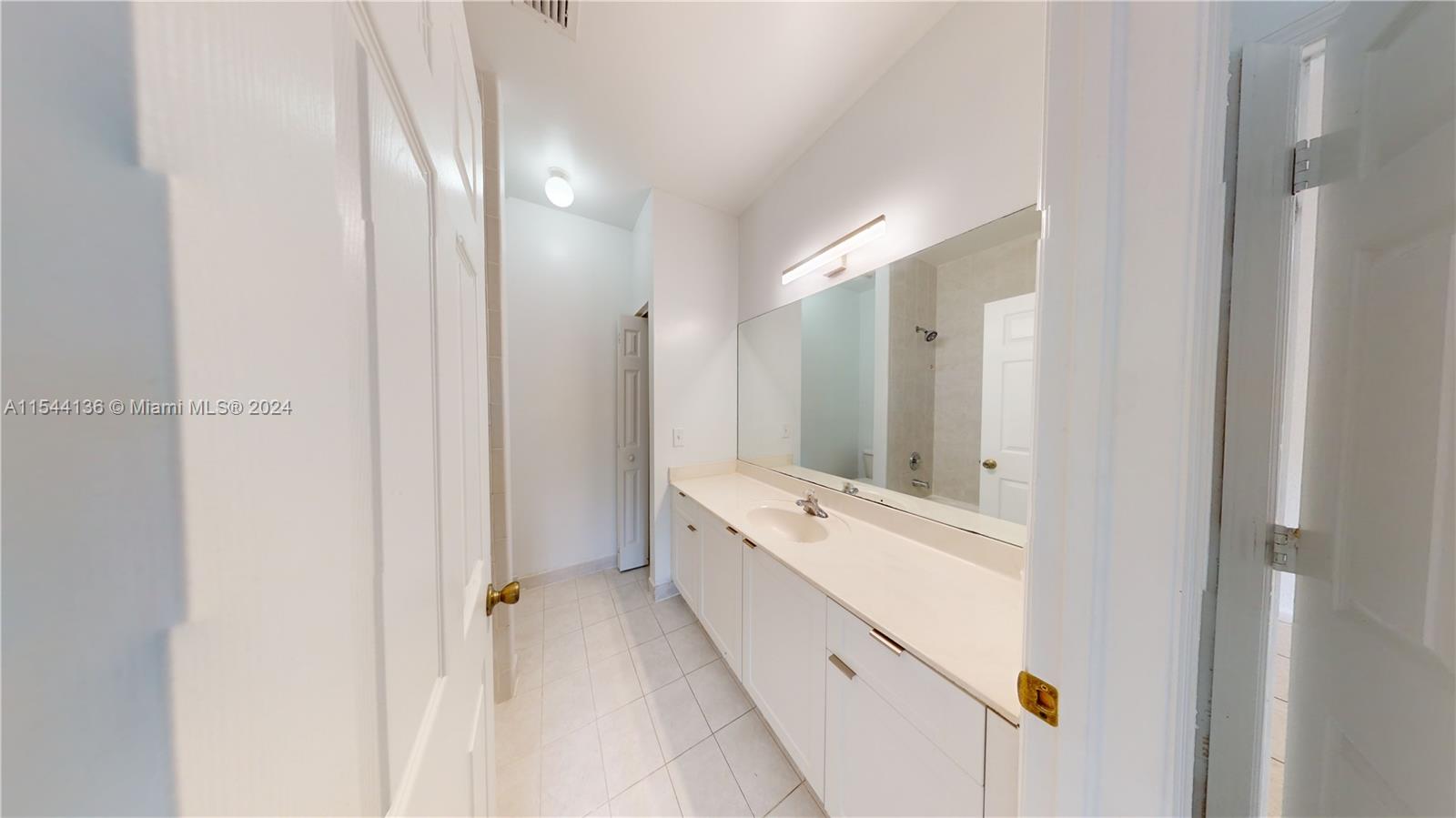 372 NE 26th Pl 205, Homestead, Florida 33033, 2 Bedrooms Bedrooms, ,2 BathroomsBathrooms,Residential,For Sale,372 NE 26th Pl 205,A11544136