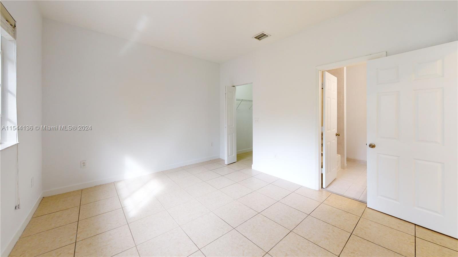 372 NE 26th Pl 205, Homestead, Florida 33033, 2 Bedrooms Bedrooms, ,2 BathroomsBathrooms,Residential,For Sale,372 NE 26th Pl 205,A11544136