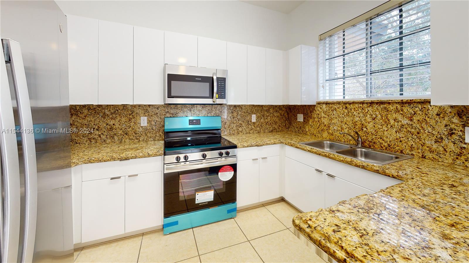 372 NE 26th Pl 205, Homestead, Florida 33033, 2 Bedrooms Bedrooms, ,2 BathroomsBathrooms,Residential,For Sale,372 NE 26th Pl 205,A11544136