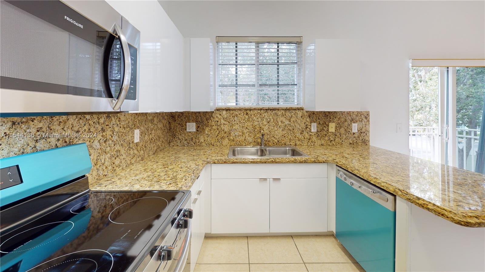 372 NE 26th Pl 205, Homestead, Florida 33033, 2 Bedrooms Bedrooms, ,2 BathroomsBathrooms,Residential,For Sale,372 NE 26th Pl 205,A11544136