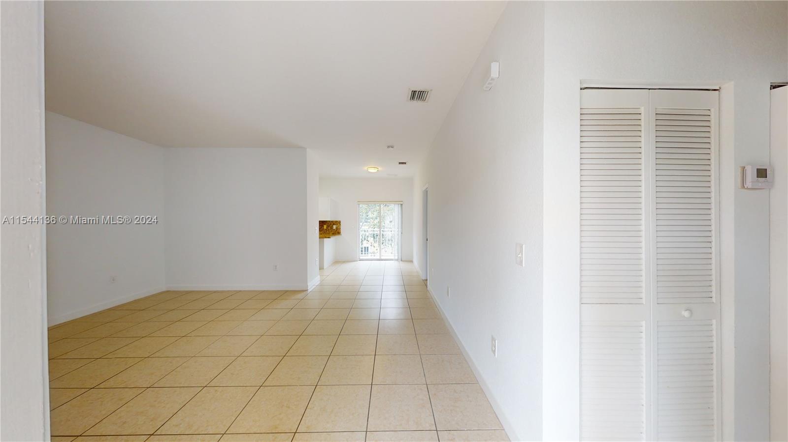 372 NE 26th Pl 205, Homestead, Florida 33033, 2 Bedrooms Bedrooms, ,2 BathroomsBathrooms,Residential,For Sale,372 NE 26th Pl 205,A11544136