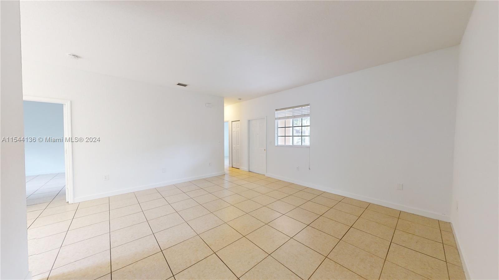 372 NE 26th Pl 205, Homestead, Florida 33033, 2 Bedrooms Bedrooms, ,2 BathroomsBathrooms,Residential,For Sale,372 NE 26th Pl 205,A11544136