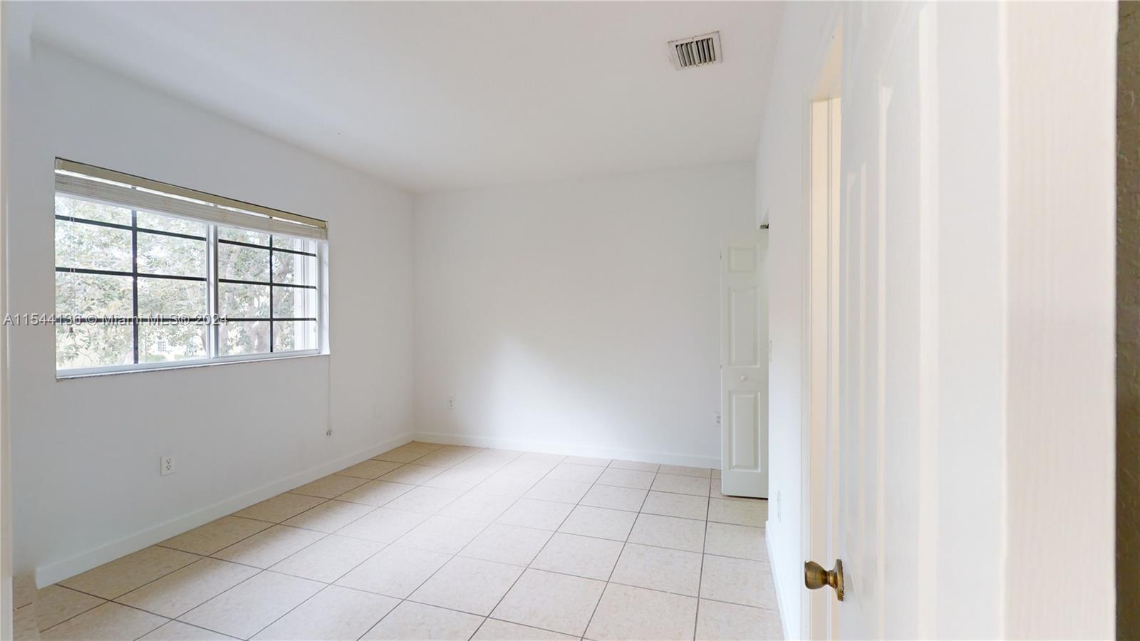 372 NE 26th Pl 205, Homestead, Florida 33033, 2 Bedrooms Bedrooms, ,2 BathroomsBathrooms,Residential,For Sale,372 NE 26th Pl 205,A11544136