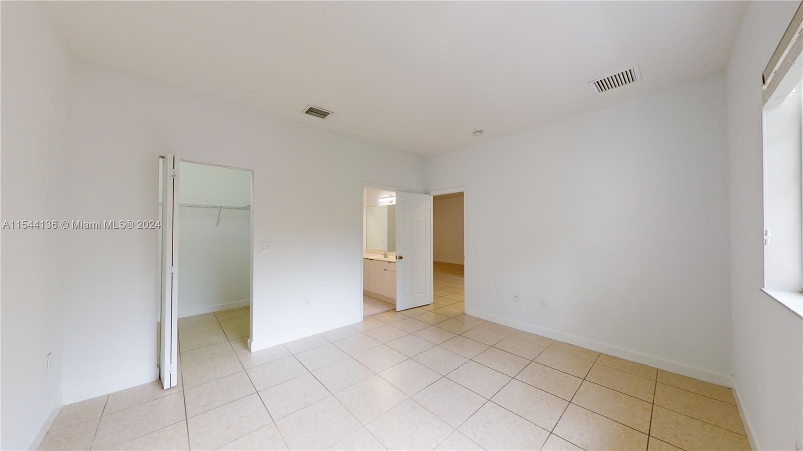 372 NE 26th Pl 205, Homestead, Florida 33033, 2 Bedrooms Bedrooms, ,2 BathroomsBathrooms,Residential,For Sale,372 NE 26th Pl 205,A11544136