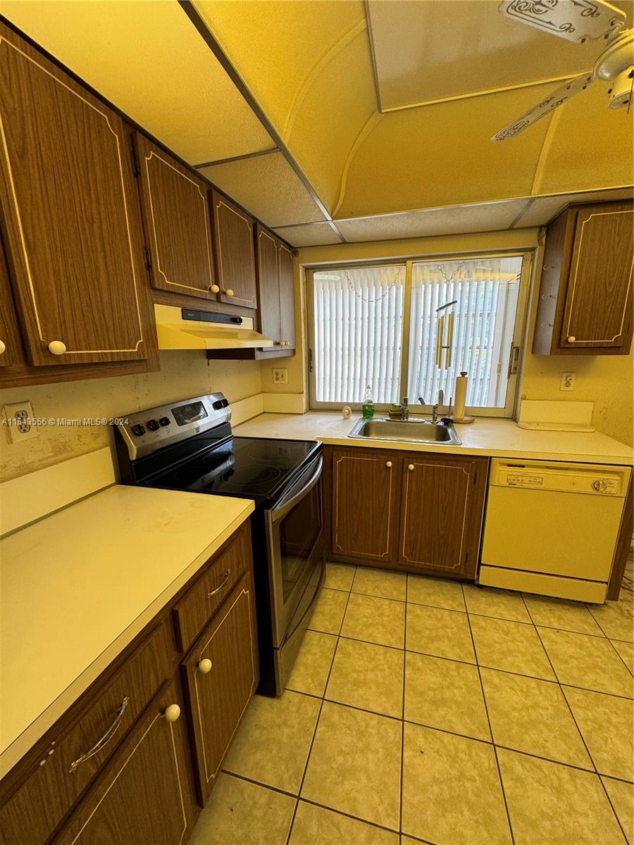 9101 Lime Bay Blvd 312, Tamarac, Florida 33321, 2 Bedrooms Bedrooms, ,2 BathroomsBathrooms,Residential,For Sale,9101 Lime Bay Blvd 312,A11543556