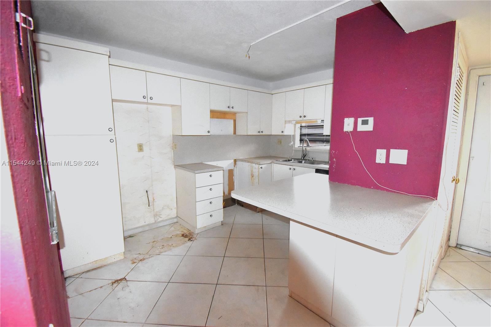 9200 N Hollybrook Lake Dr 208, Pembroke Pines, Florida 33025, 2 Bedrooms Bedrooms, ,2 BathroomsBathrooms,Residential,For Sale,9200 N Hollybrook Lake Dr 208,A11544249