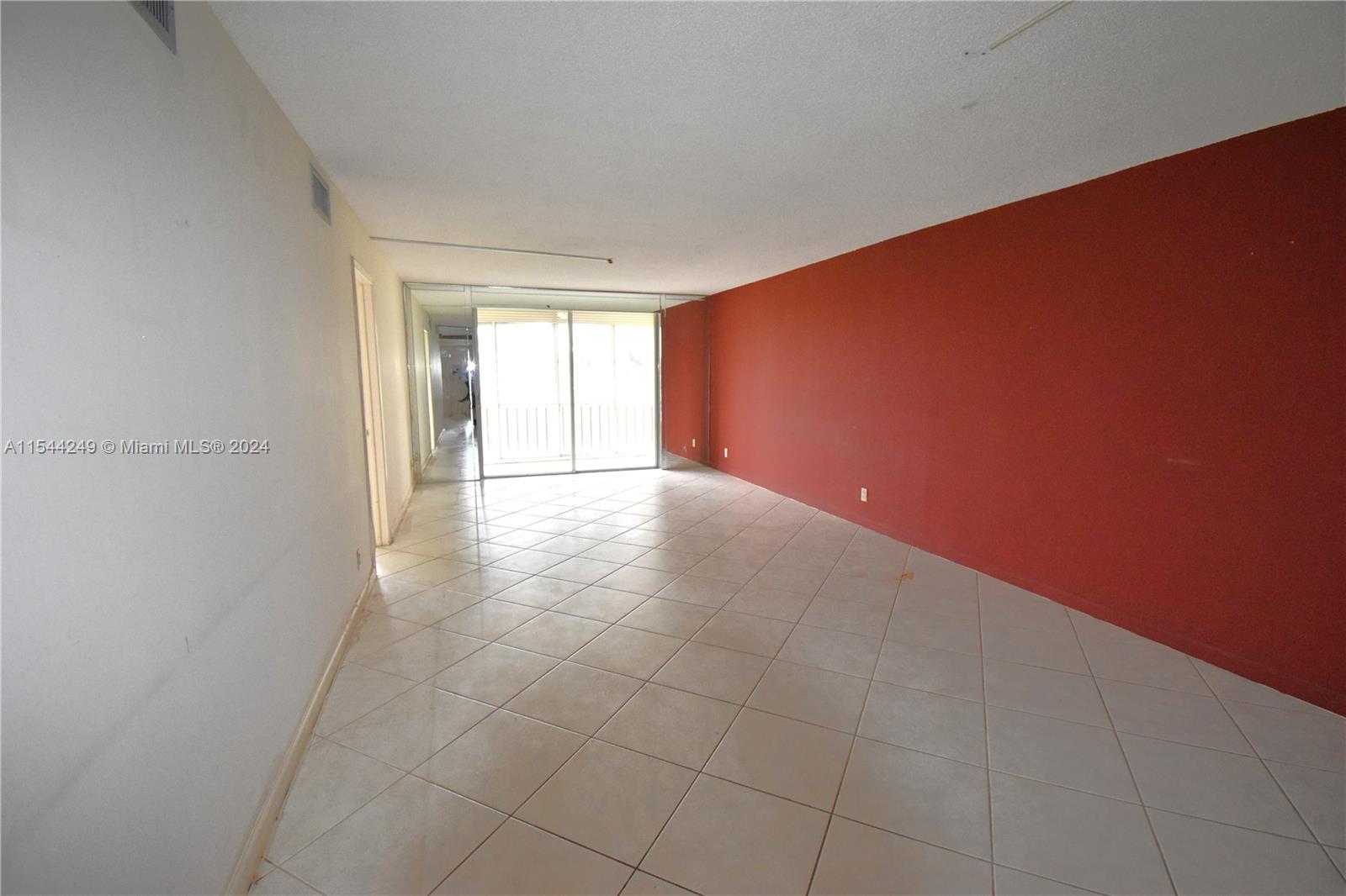 9200 N Hollybrook Lake Dr 208, Pembroke Pines, Florida 33025, 2 Bedrooms Bedrooms, ,2 BathroomsBathrooms,Residential,For Sale,9200 N Hollybrook Lake Dr 208,A11544249