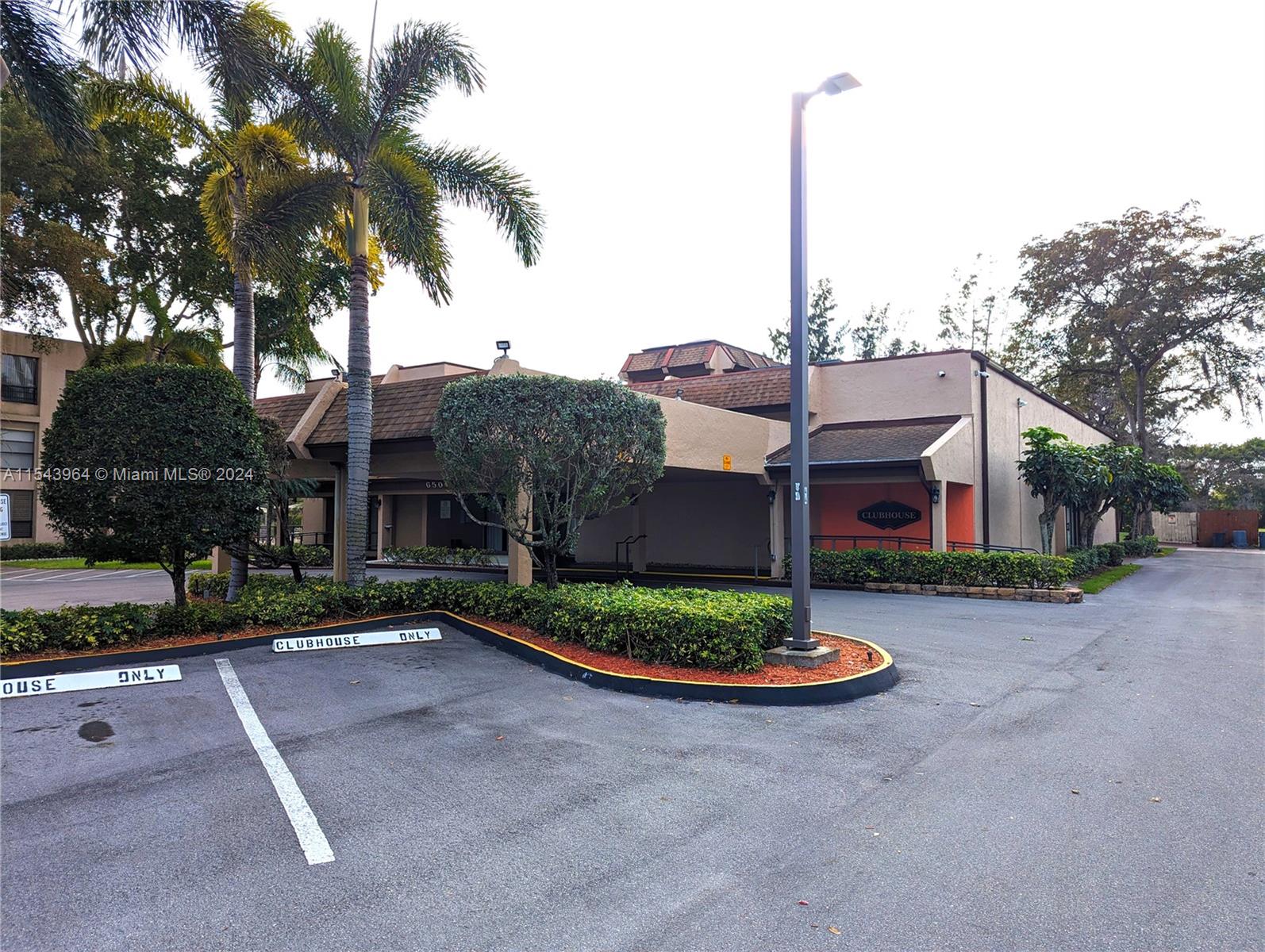 6351 N University Dr 312, Tamarac, Florida 33321, 1 Bedroom Bedrooms, ,1 BathroomBathrooms,Residential,For Sale,6351 N University Dr 312,A11543964