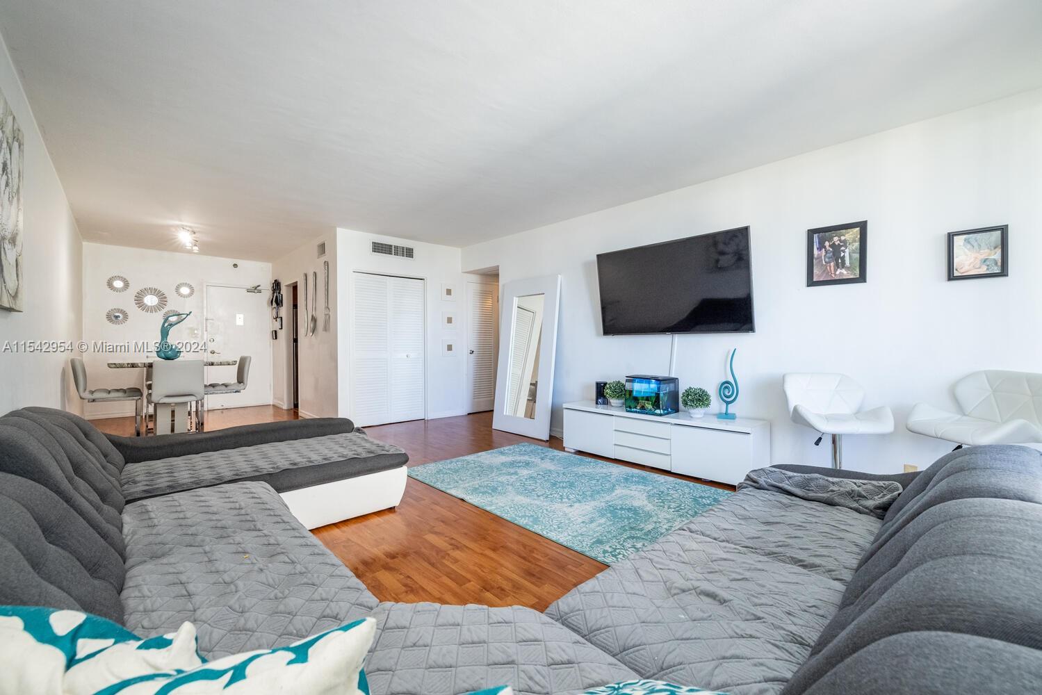 1200 West Ave 518, Miami Beach, Florida 33139, 1 Bedroom Bedrooms, ,1 BathroomBathrooms,Residentiallease,For Rent,1200 West Ave 518,A11542954