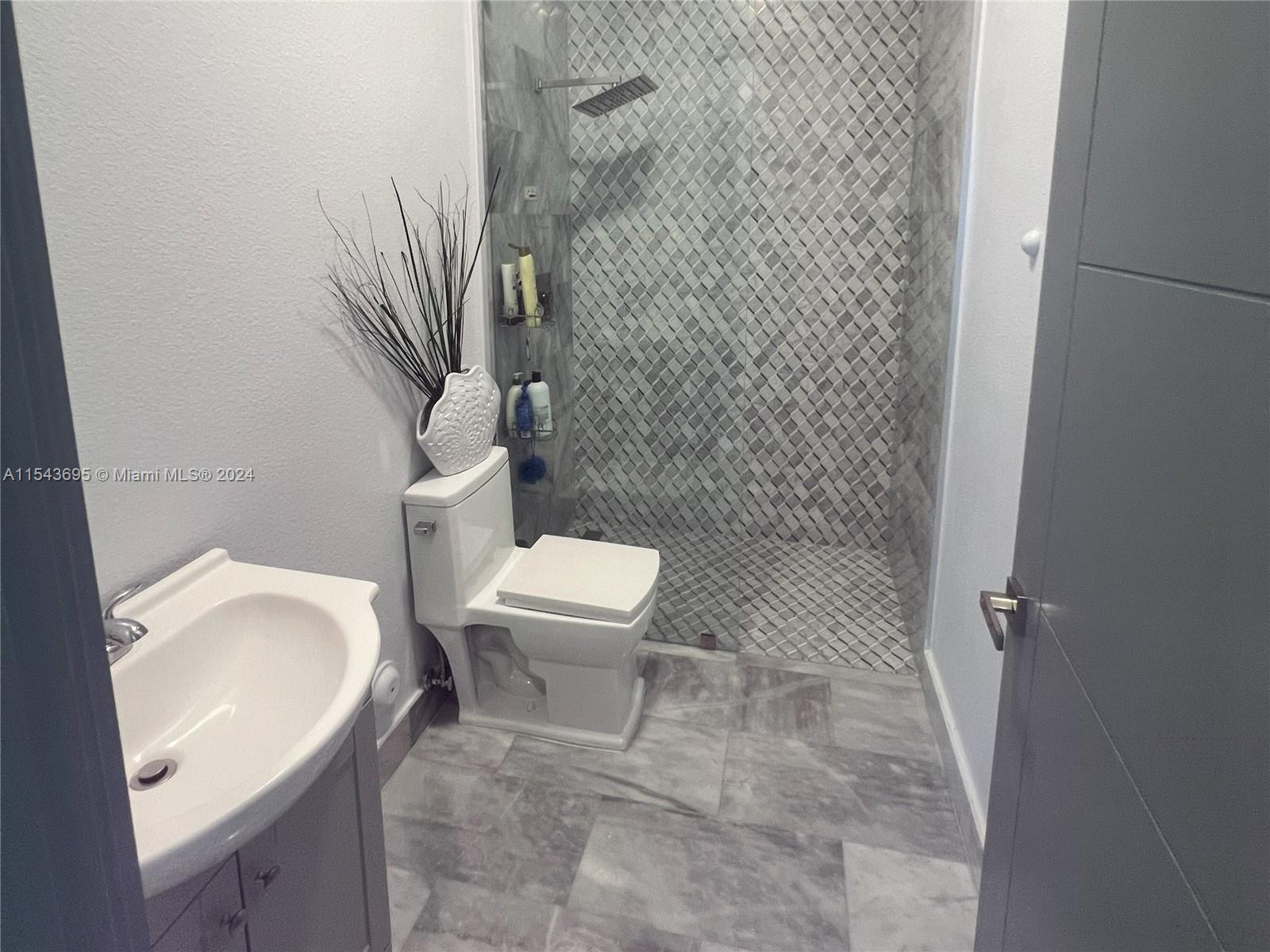 474 Bahia Honda Rd, Key Largo, FL, 33037 United States, 4 Bedrooms Bedrooms, ,4 BathroomsBathrooms,Residential,For Sale,Bahia Honda Rd,A11543695