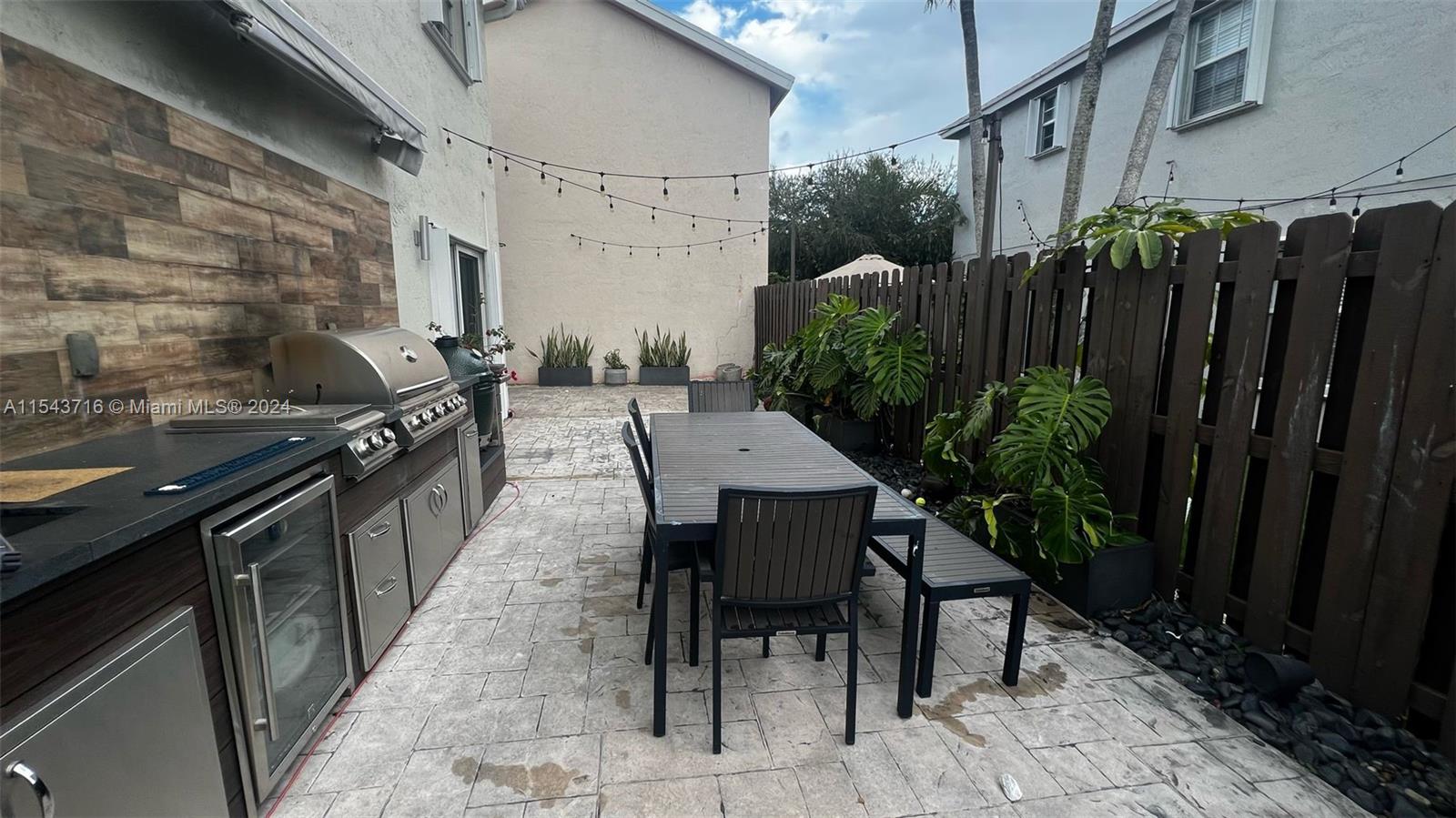 9750 51st Ln, Doral, FL, 33178 United States, 4 Bedrooms Bedrooms, ,2 BathroomsBathrooms,Residential,For Sale,51st Ln,A11543716