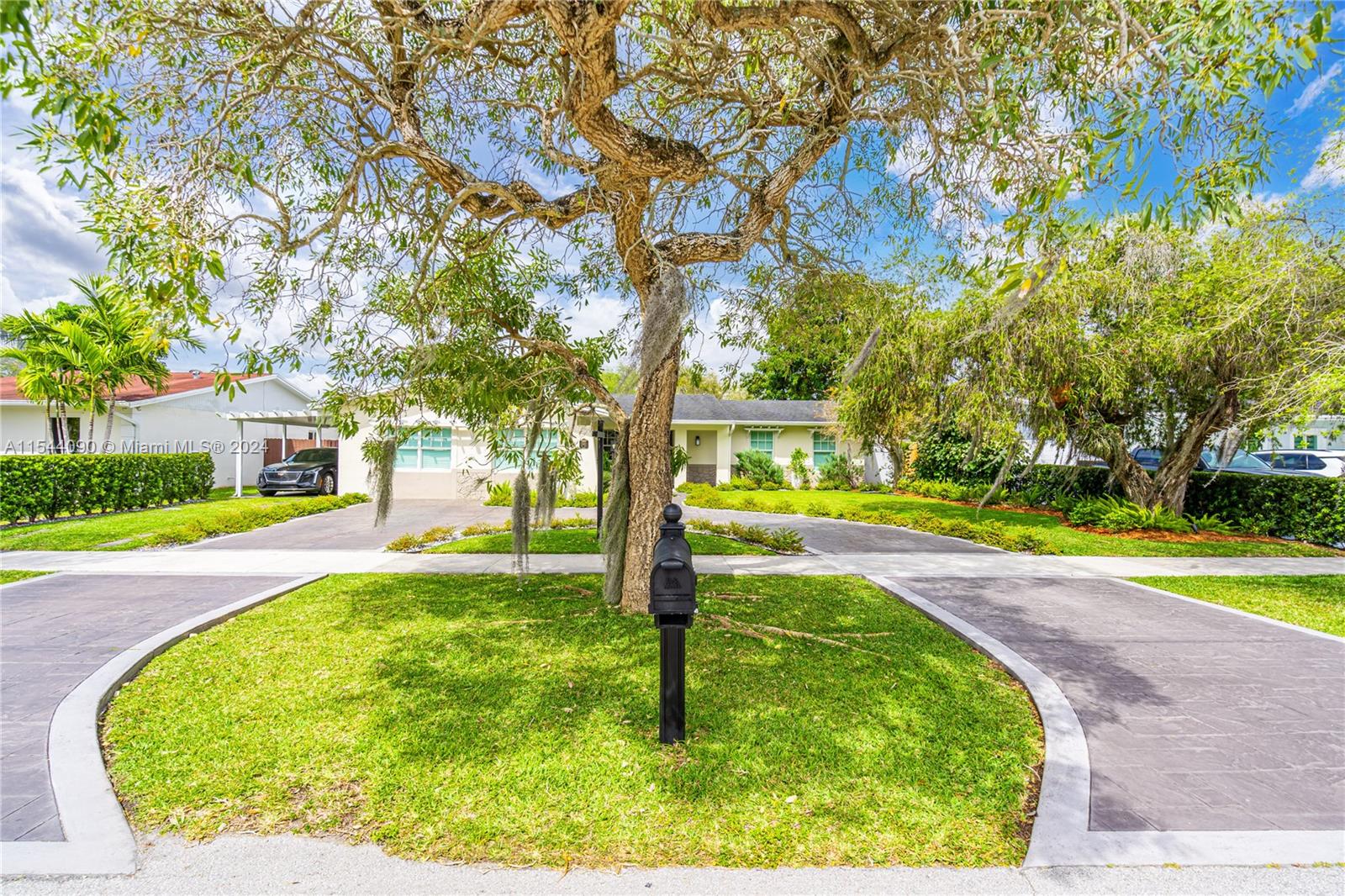 13411 SW 79th St  For Sale A11544090, FL
