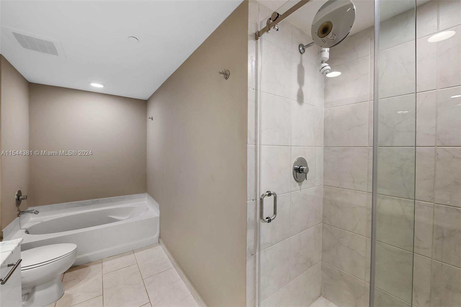 951 Brickell Ave 1106, Miami, Florida 33131, 2 Bedrooms Bedrooms, ,2 BathroomsBathrooms,Residential,For Sale,951 Brickell Ave 1106,A11544381
