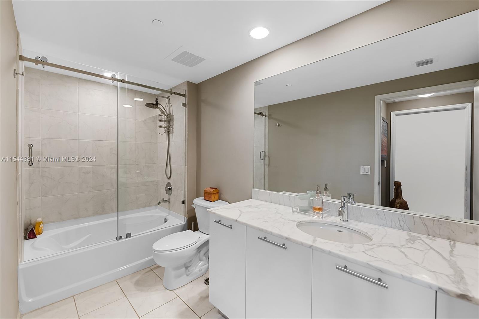 951 Brickell Ave 1106, Miami, Florida 33131, 2 Bedrooms Bedrooms, ,2 BathroomsBathrooms,Residential,For Sale,951 Brickell Ave 1106,A11544381