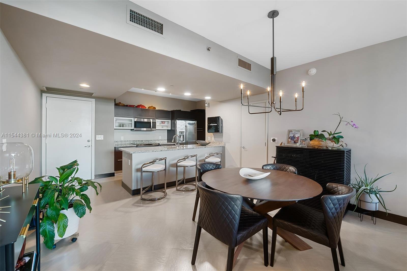 951 Brickell Ave 1106, Miami, Florida 33131, 2 Bedrooms Bedrooms, ,2 BathroomsBathrooms,Residential,For Sale,951 Brickell Ave 1106,A11544381