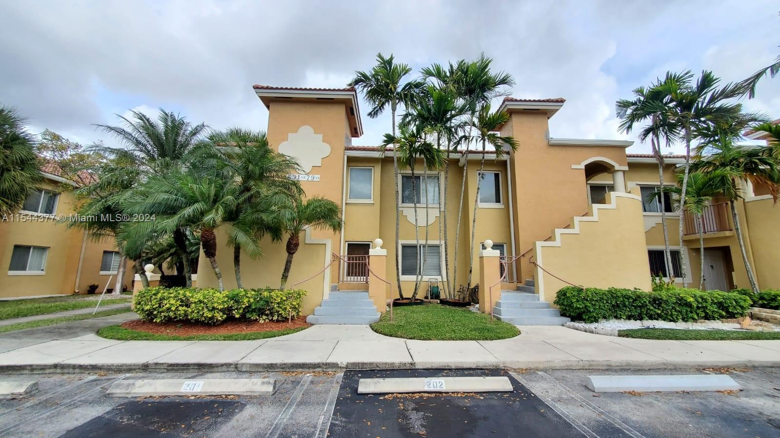 Rent A11544377 St Regis Bal Harbour South, Condo 101 Listed For 2,500