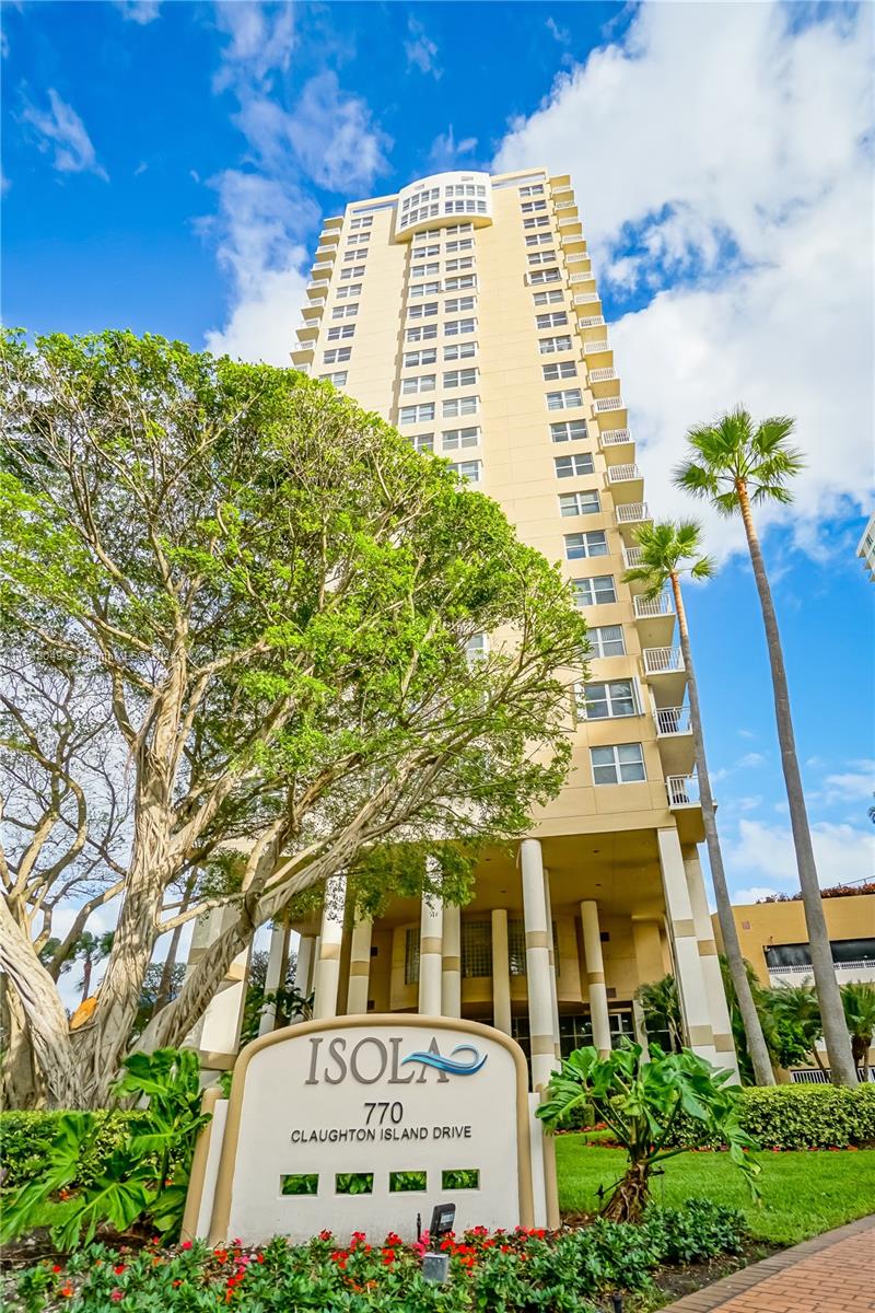 Isola Condo