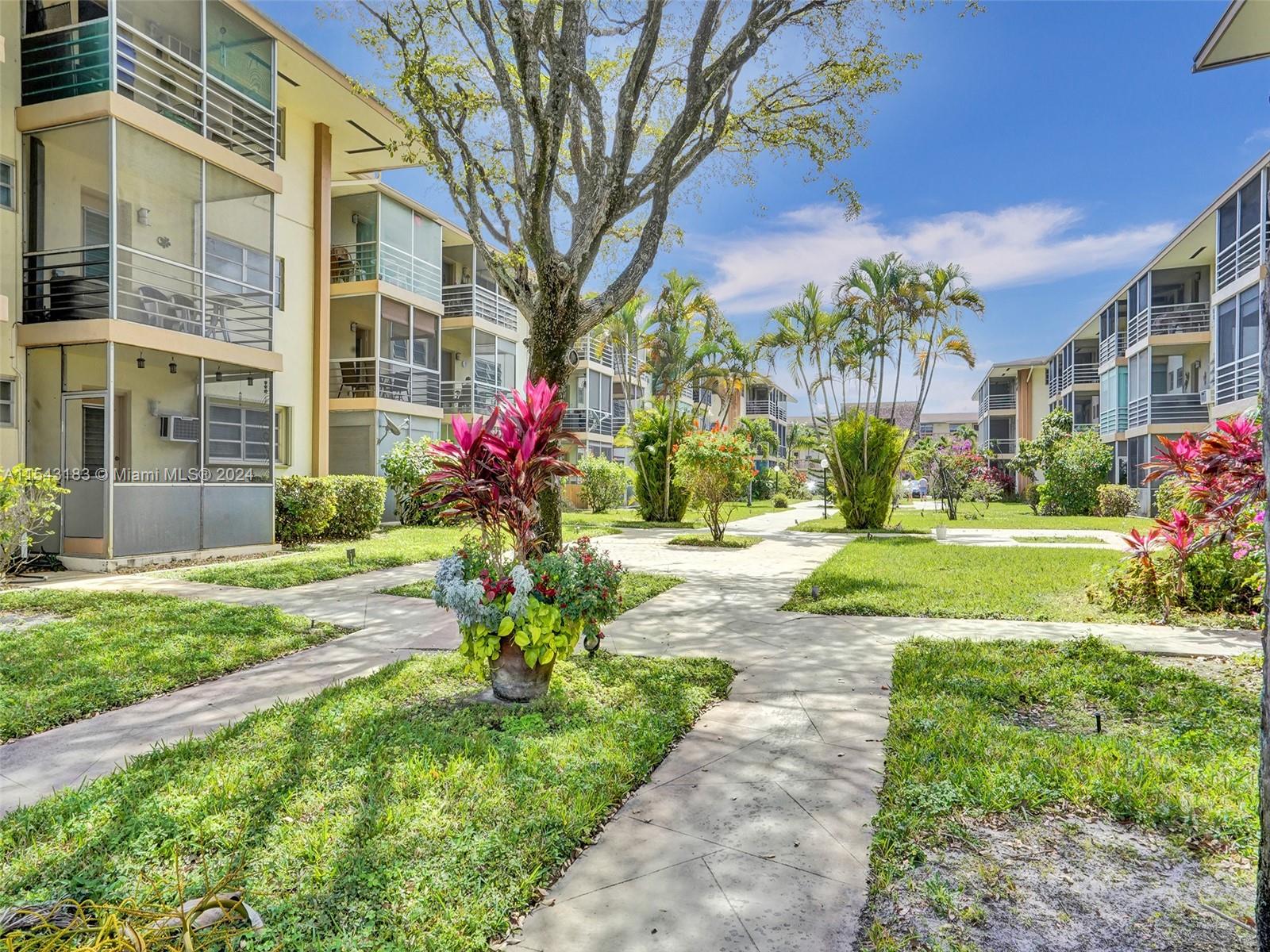 17050 NE 14th Ave 202, North Miami Beach, Florida 33162, 1 Bedroom Bedrooms, ,1 BathroomBathrooms,Residential,For Sale,17050 NE 14th Ave 202,A11543183