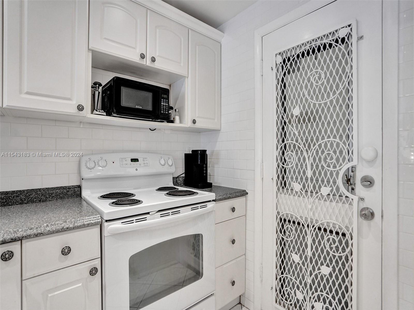 17050 NE 14th Ave 202, North Miami Beach, Florida 33162, 1 Bedroom Bedrooms, ,1 BathroomBathrooms,Residential,For Sale,17050 NE 14th Ave 202,A11543183