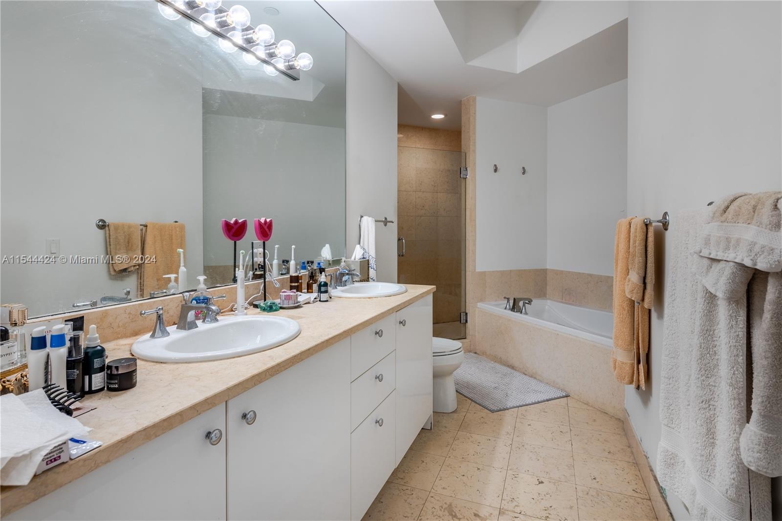 19900 E Country Club Dr 420, Aventura, Florida 33180, 3 Bedrooms Bedrooms, ,3 BathroomsBathrooms,Residential,For Sale,19900 E Country Club Dr 420,A11544424