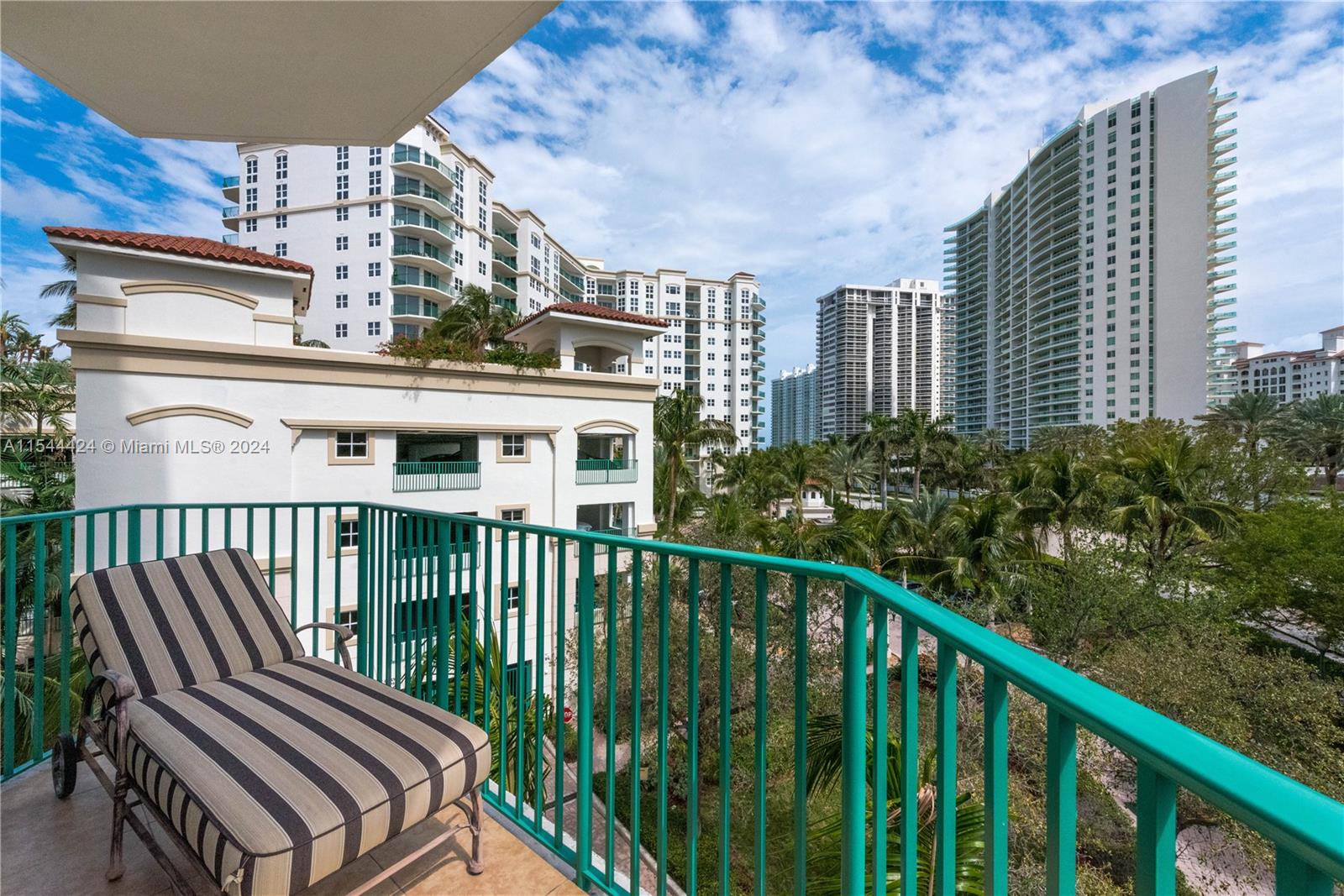 19900 E Country Club Dr 420, Aventura, Florida 33180, 3 Bedrooms Bedrooms, ,3 BathroomsBathrooms,Residential,For Sale,19900 E Country Club Dr 420,A11544424