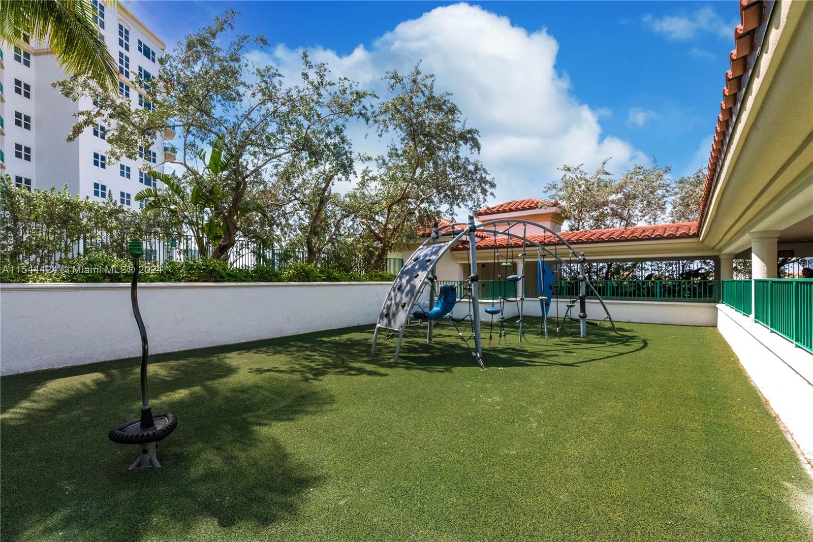 19900 E Country Club Dr 420, Aventura, Florida 33180, 3 Bedrooms Bedrooms, ,3 BathroomsBathrooms,Residential,For Sale,19900 E Country Club Dr 420,A11544424
