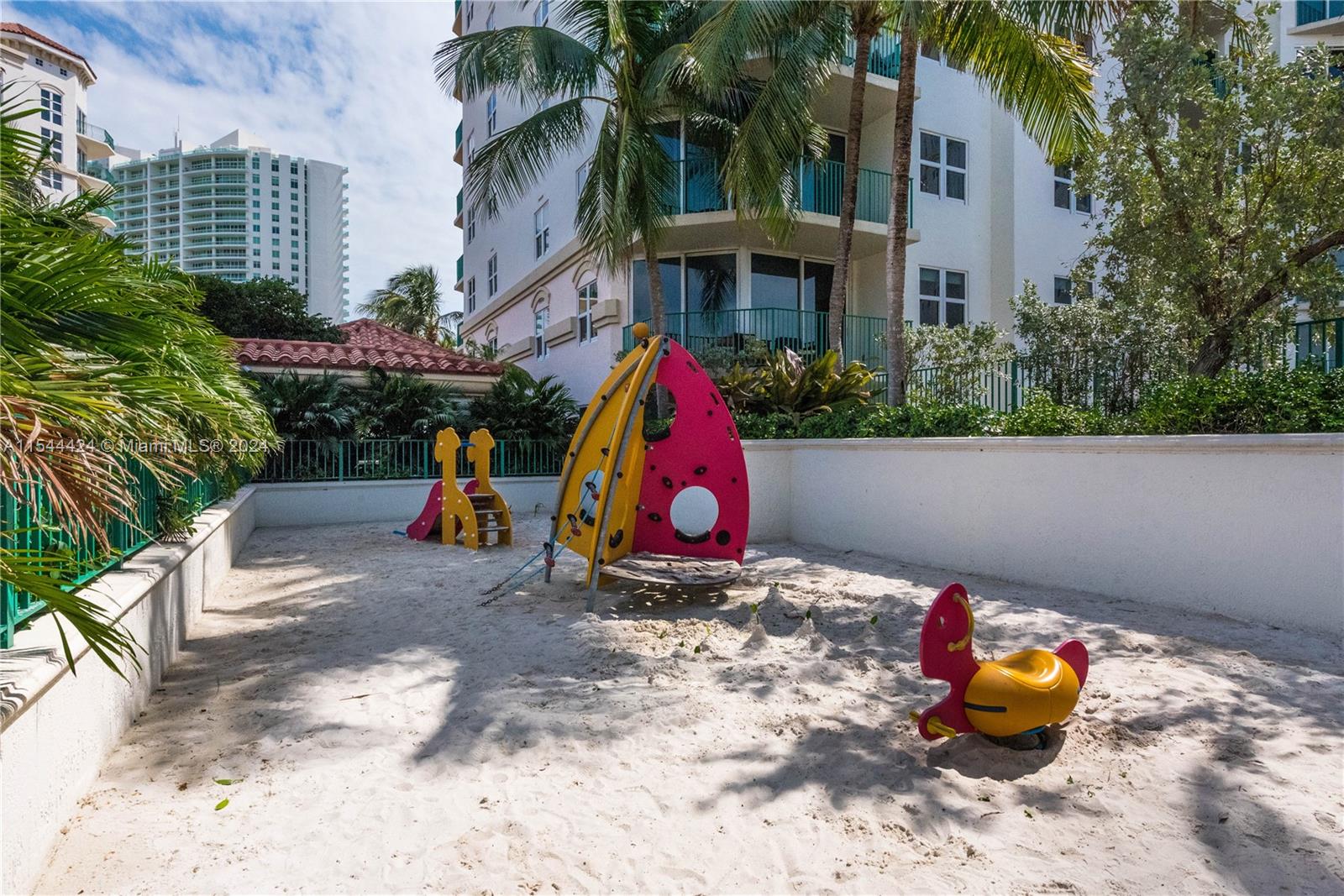 19900 E Country Club Dr 420, Aventura, Florida 33180, 3 Bedrooms Bedrooms, ,3 BathroomsBathrooms,Residential,For Sale,19900 E Country Club Dr 420,A11544424