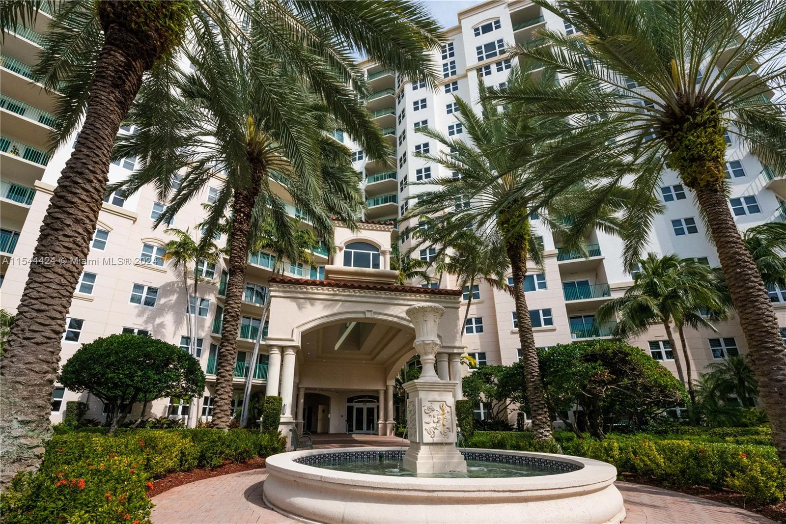 19900 E Country Club Dr 420, Aventura, Florida 33180, 3 Bedrooms Bedrooms, ,3 BathroomsBathrooms,Residential,For Sale,19900 E Country Club Dr 420,A11544424