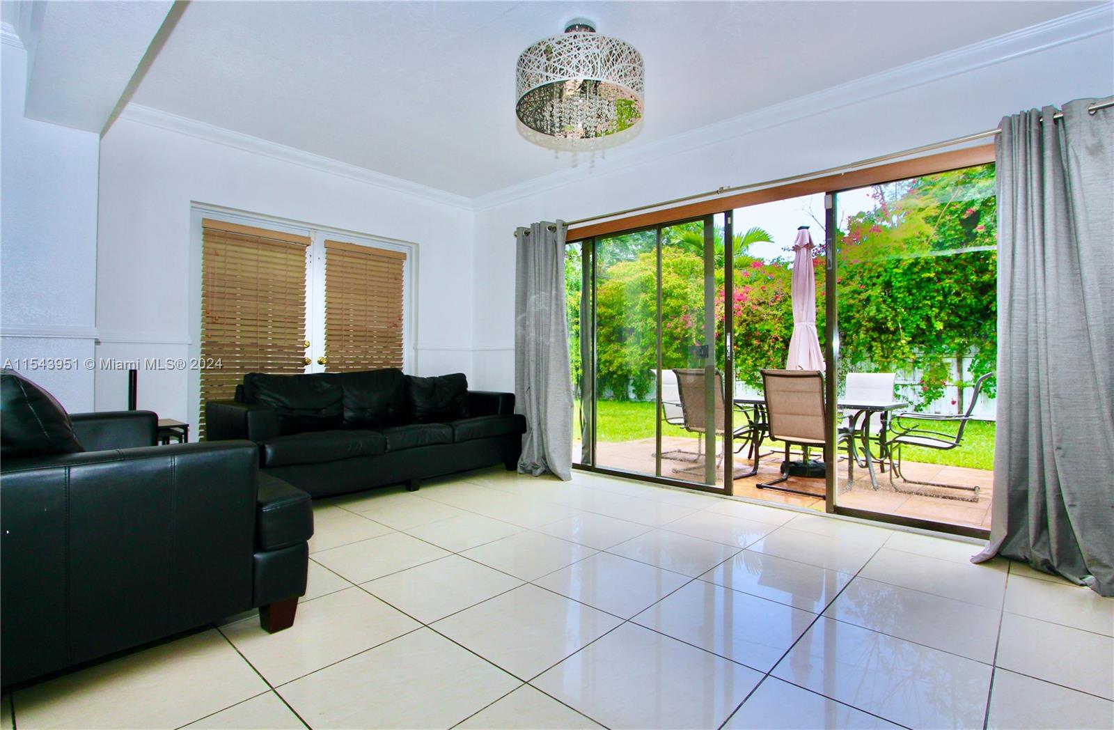 21011 NE 25 CT, Miami, Florida 33180, 4 Bedrooms Bedrooms, ,2 BathroomsBathrooms,Residentiallease,For Rent,21011 NE 25 CT,A11543951