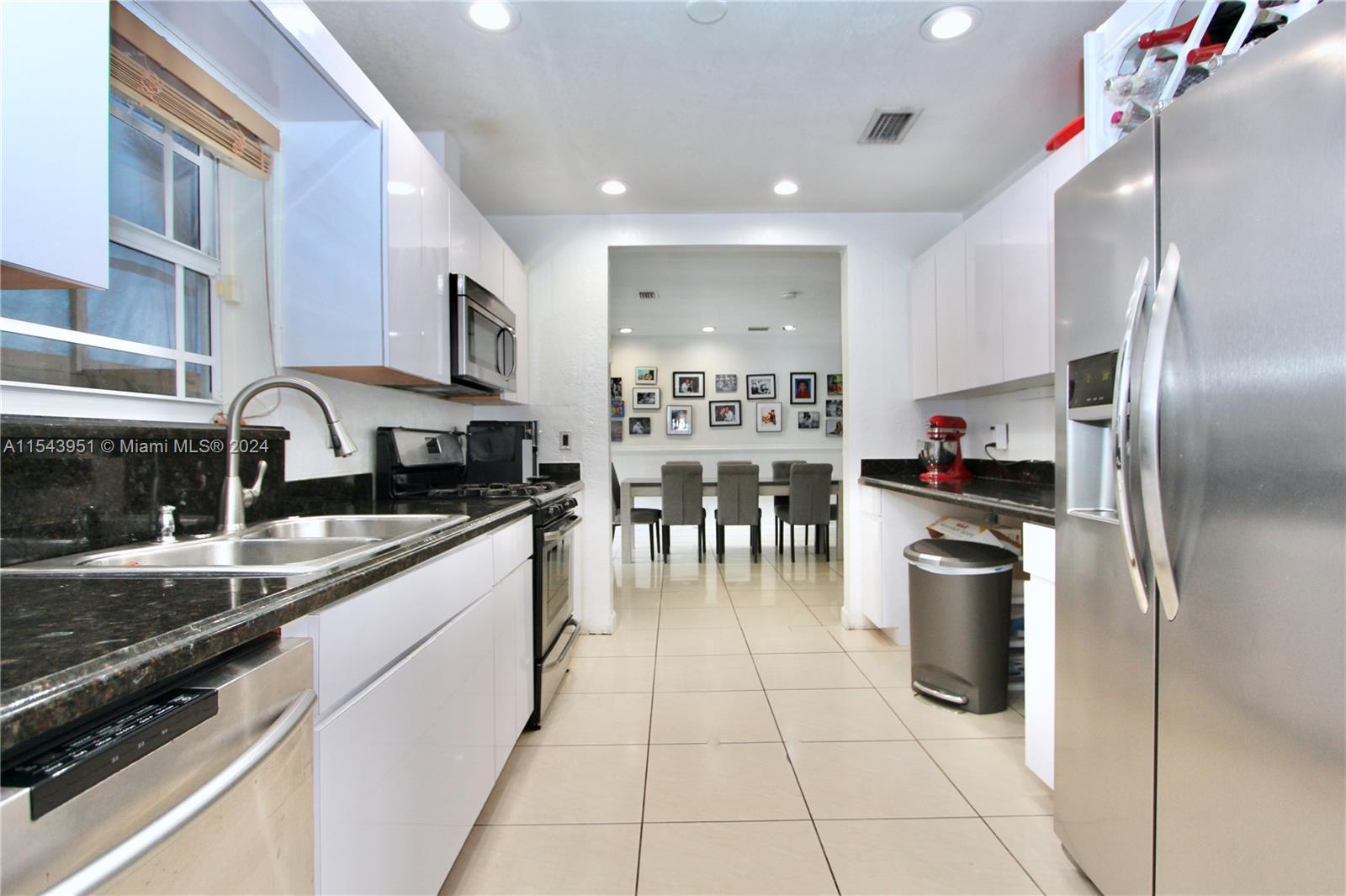 21011 NE 25 CT, Miami, Florida 33180, 4 Bedrooms Bedrooms, ,2 BathroomsBathrooms,Residentiallease,For Rent,21011 NE 25 CT,A11543951