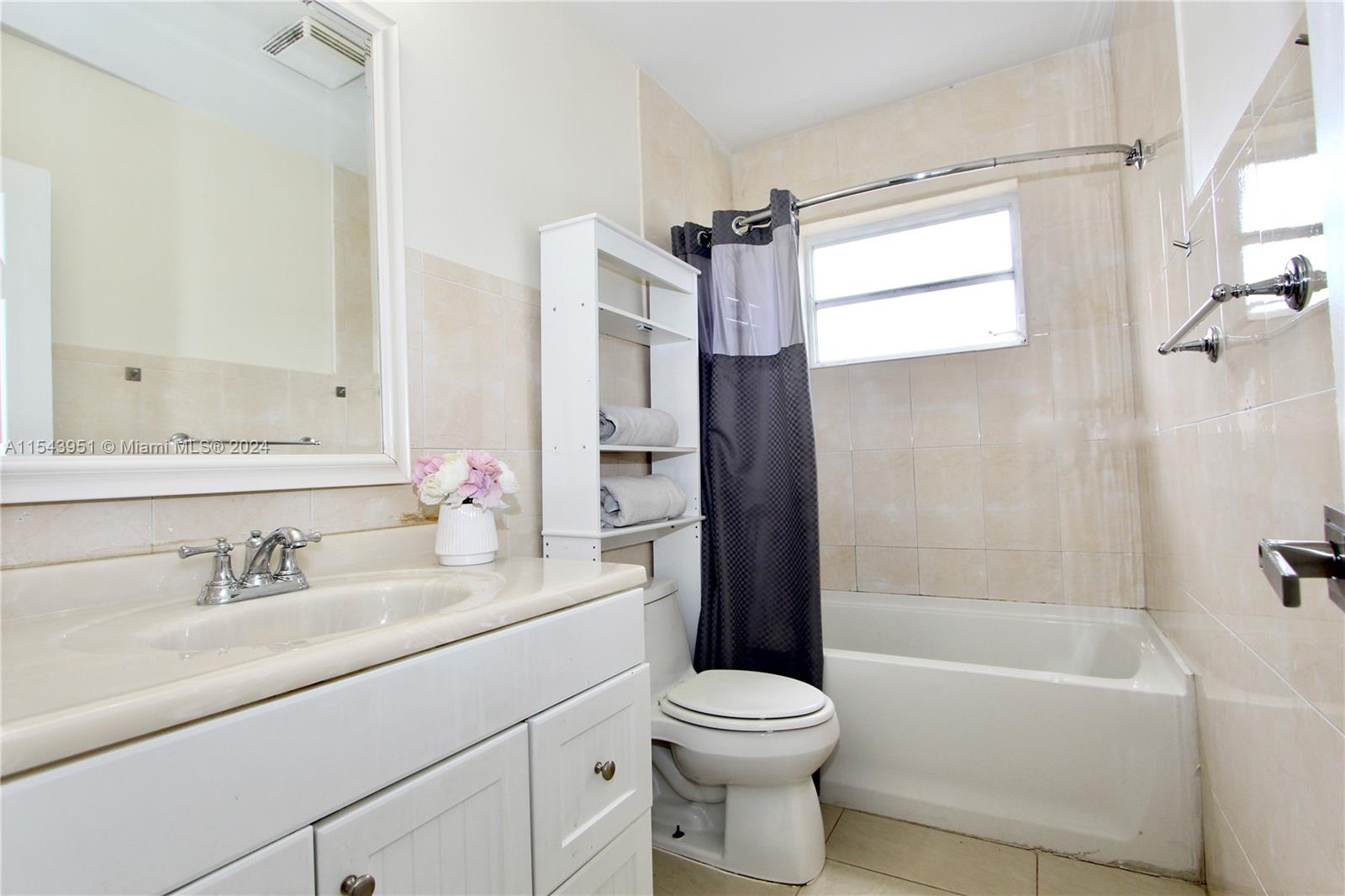 21011 NE 25 CT, Miami, Florida 33180, 4 Bedrooms Bedrooms, ,2 BathroomsBathrooms,Residentiallease,For Rent,21011 NE 25 CT,A11543951