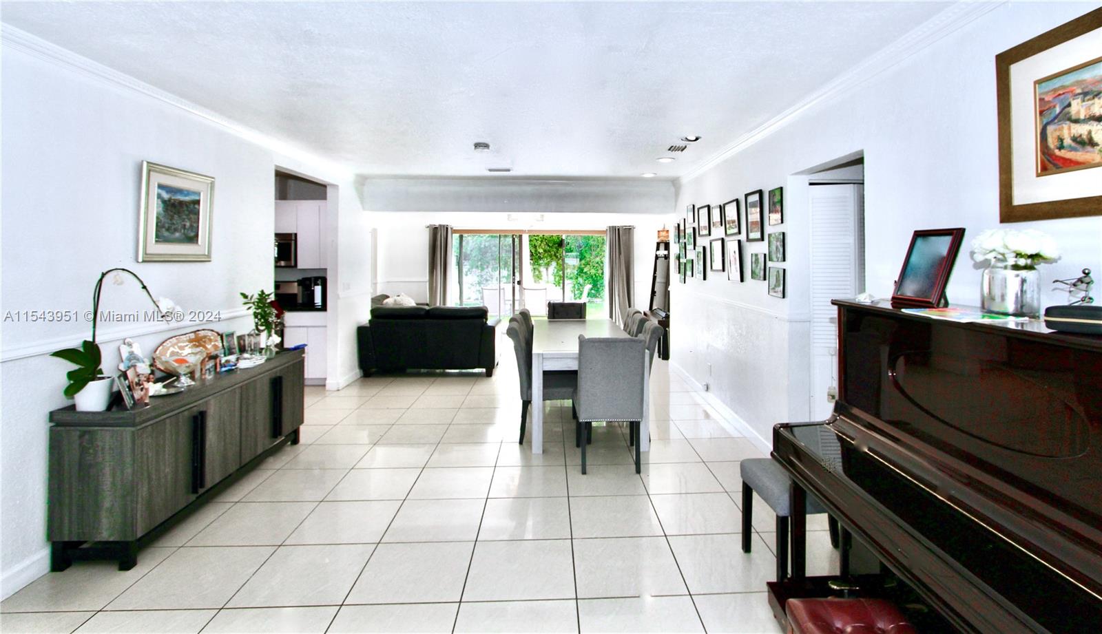 21011 NE 25 CT, Miami, Florida 33180, 4 Bedrooms Bedrooms, ,2 BathroomsBathrooms,Residentiallease,For Rent,21011 NE 25 CT,A11543951