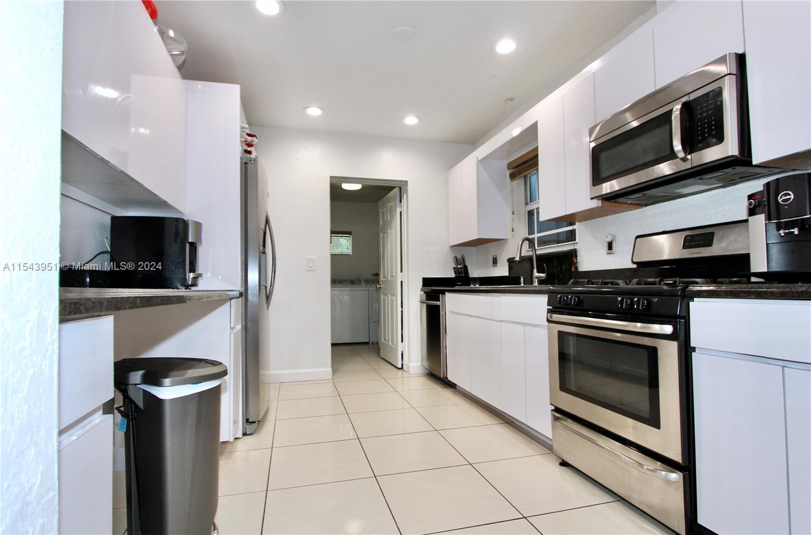 21011 NE 25 CT, Miami, Florida 33180, 4 Bedrooms Bedrooms, ,2 BathroomsBathrooms,Residentiallease,For Rent,21011 NE 25 CT,A11543951