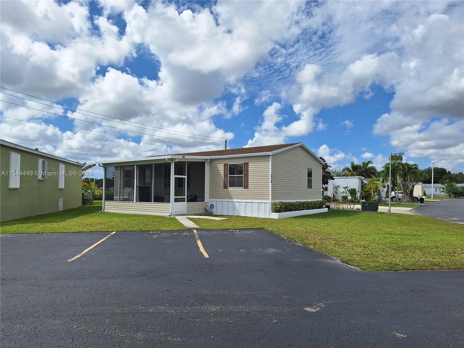 35303 SW 180th Ave 314, Homestead, Florida 33034, 3 Bedrooms Bedrooms, ,2 BathroomsBathrooms,Residentiallease,For Rent,35303 SW 180th Ave 314,A11544449