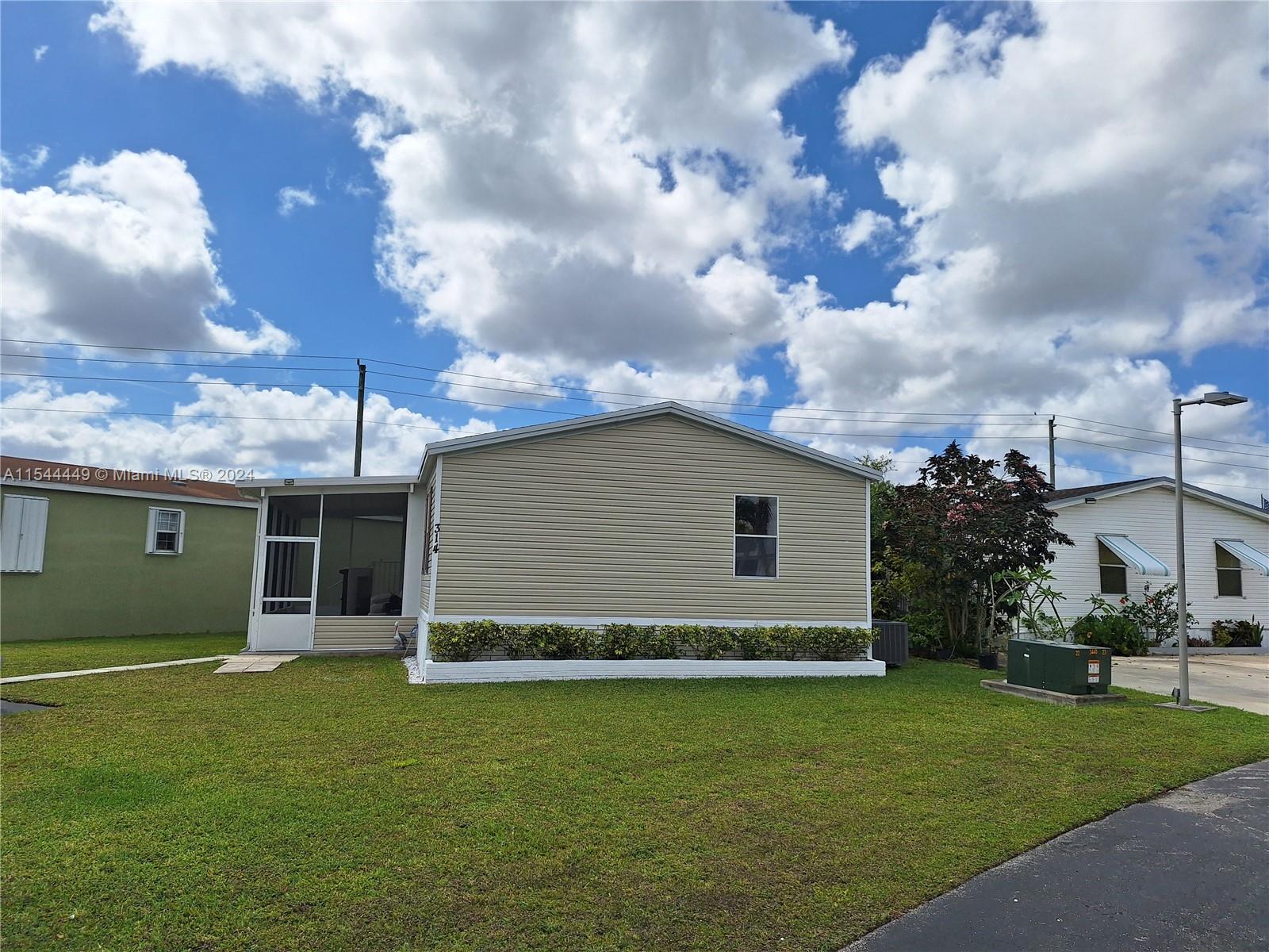 35303 SW 180th Ave 314, Homestead, Florida 33034, 3 Bedrooms Bedrooms, ,2 BathroomsBathrooms,Residentiallease,For Rent,35303 SW 180th Ave 314,A11544449